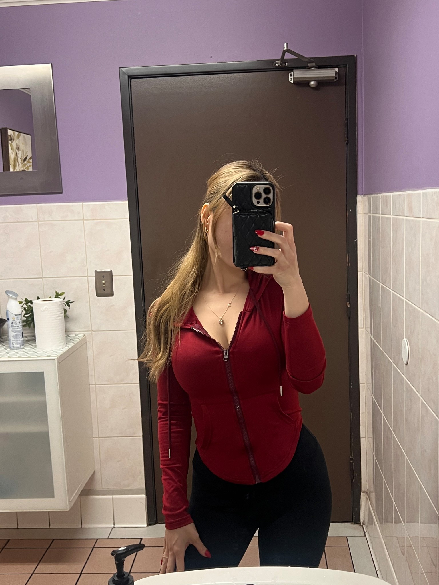 This hooded long-sleeve jacket top makes you look SO snatched. 
Best $10 I’ve ever spent. Comes in a variety of colors! 
Perfect for a casual errand day or working out. 
I’m wearing size 2(M).



#LTKSaleAlert #LTKPetite #LTKActive