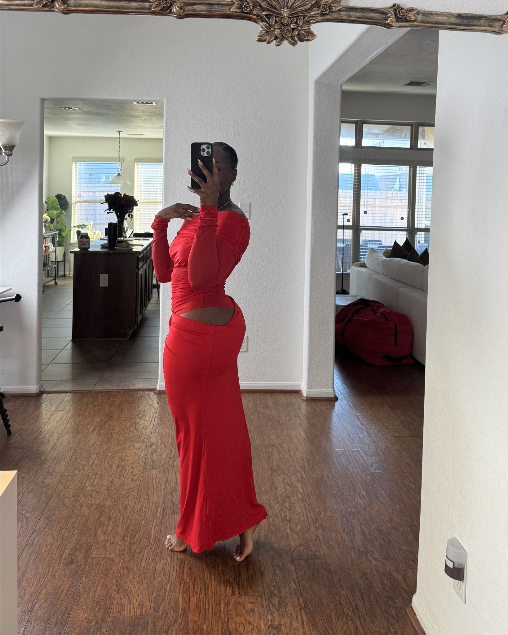 Sexy date night holiday outfit inspo! I’m wearing a medium and this dress is so cute! You can hike up the skirt if you don’t wanna show any skin. 

#LTKHoliday #LTKStyleTip #LTKFindsUnder50