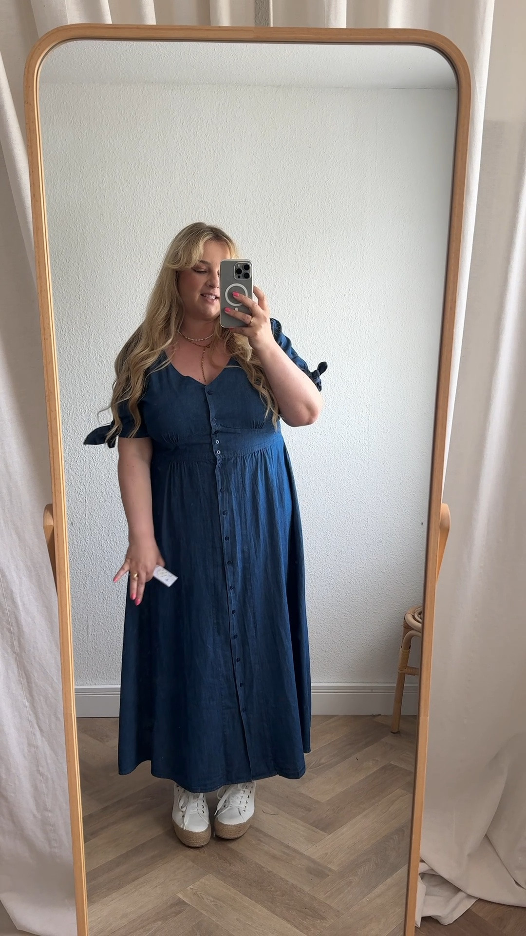 Denim Look of the Day 👋🏻

20% sparen mit dem Code: 40PARTY

#denim #kleider #plussizefashion

#LTKkleider #LTKplussize #LTKsummer