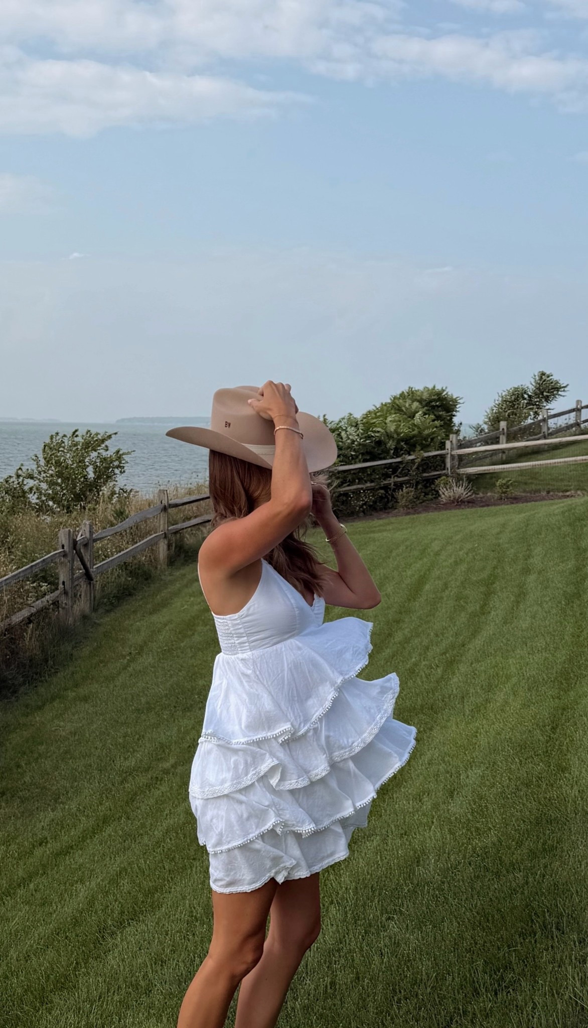 Tecovas hat (had it branded in store) for maternity shoot 👢

#LTKBump #LTKgrwm #LTKootd
