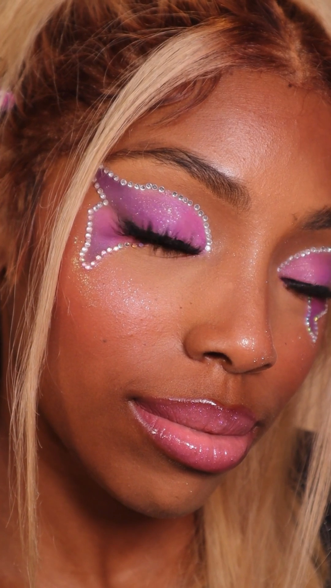 Butterfly makeup look

#LTKBeauty #LTKHalloween