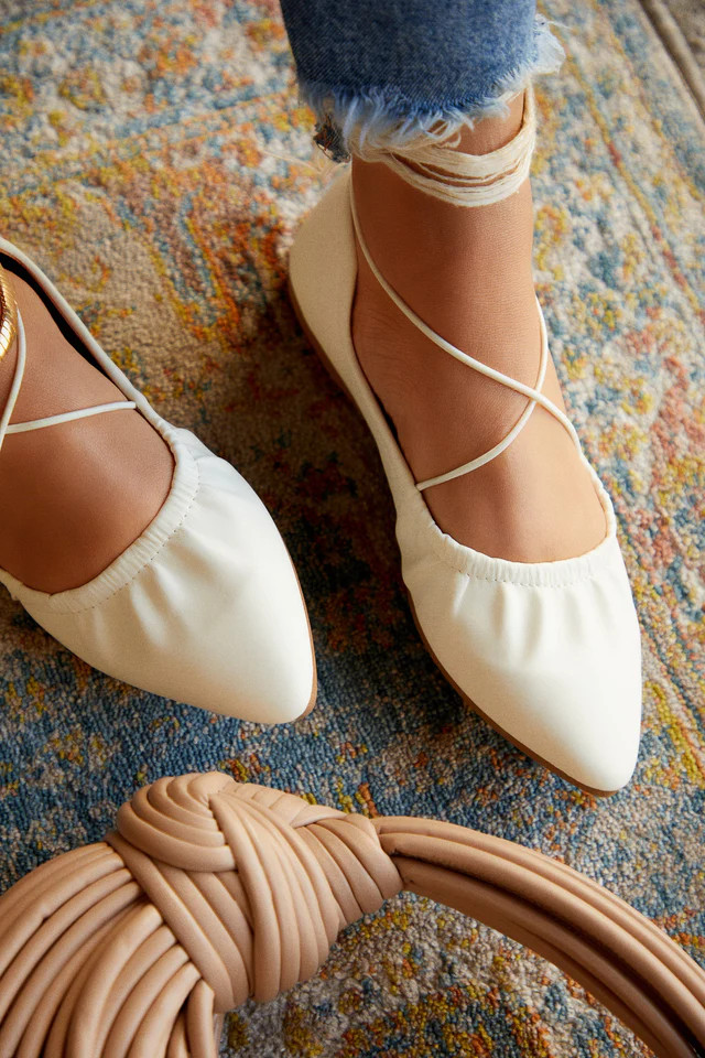 Miss Lola | Kristine White Criss Cross Flats | MISS LOLA