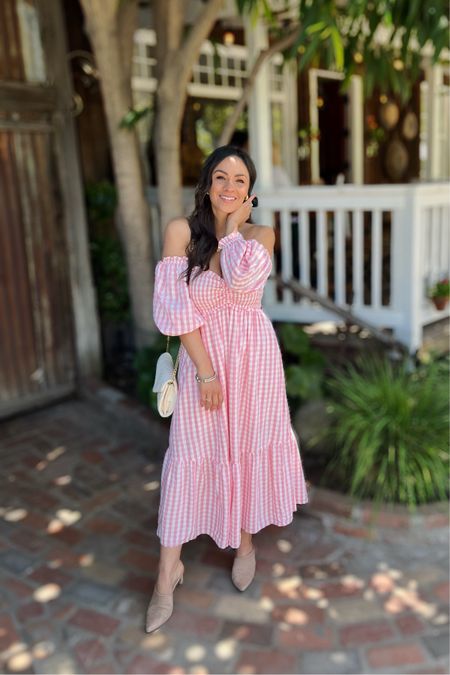 Happy Monday🌸! 

Sharing a round-up of similar pink gingham dresses to shop! I love this pattern and style of dress for spring and summer. ☀️💕

It’s super light and airy, perfect for a Sunday brunch, afternoon tea, or any bridal or baby showers you may have this upcoming season.

#LTKtravel #LTKwedding #LTKSeasonal