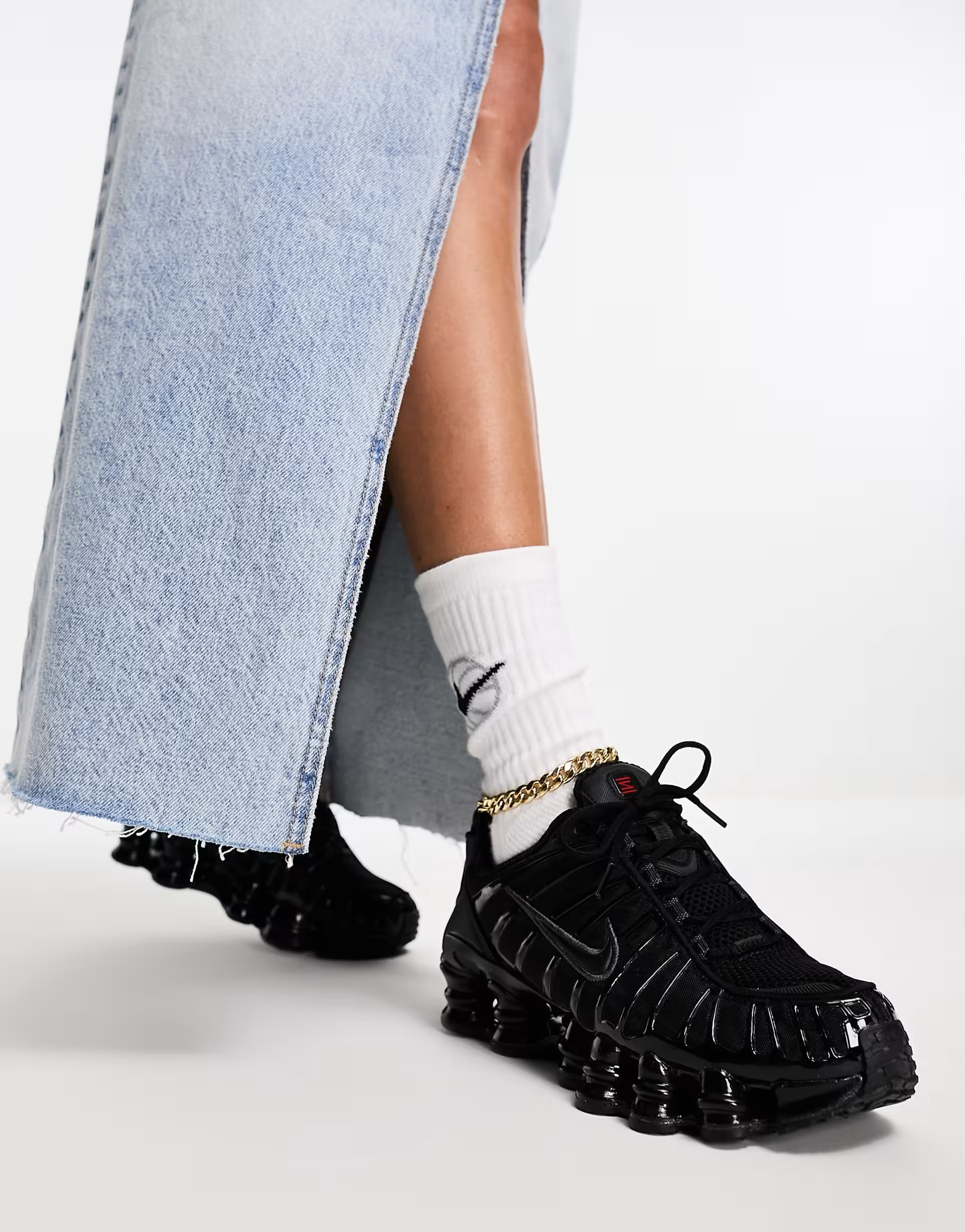 Nike Shox TL unisex trainers in triple black | ASOS (Global)