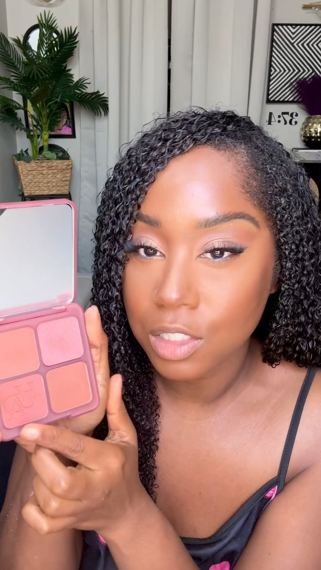 Testing out the new Huda beauty strawberry latte palette #ltkbeauty #ltkmakeup