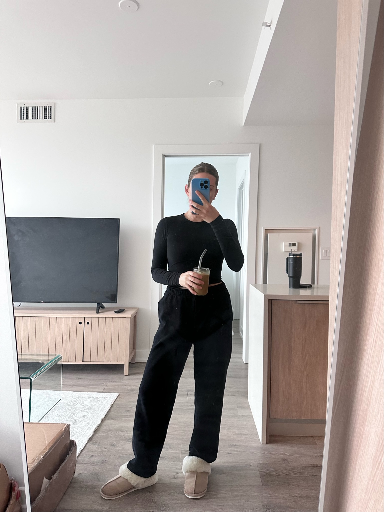 My go-to wfh fit! #workfromhome #capsuleoutfit

#LTKWorkwear #LTKStyleTip