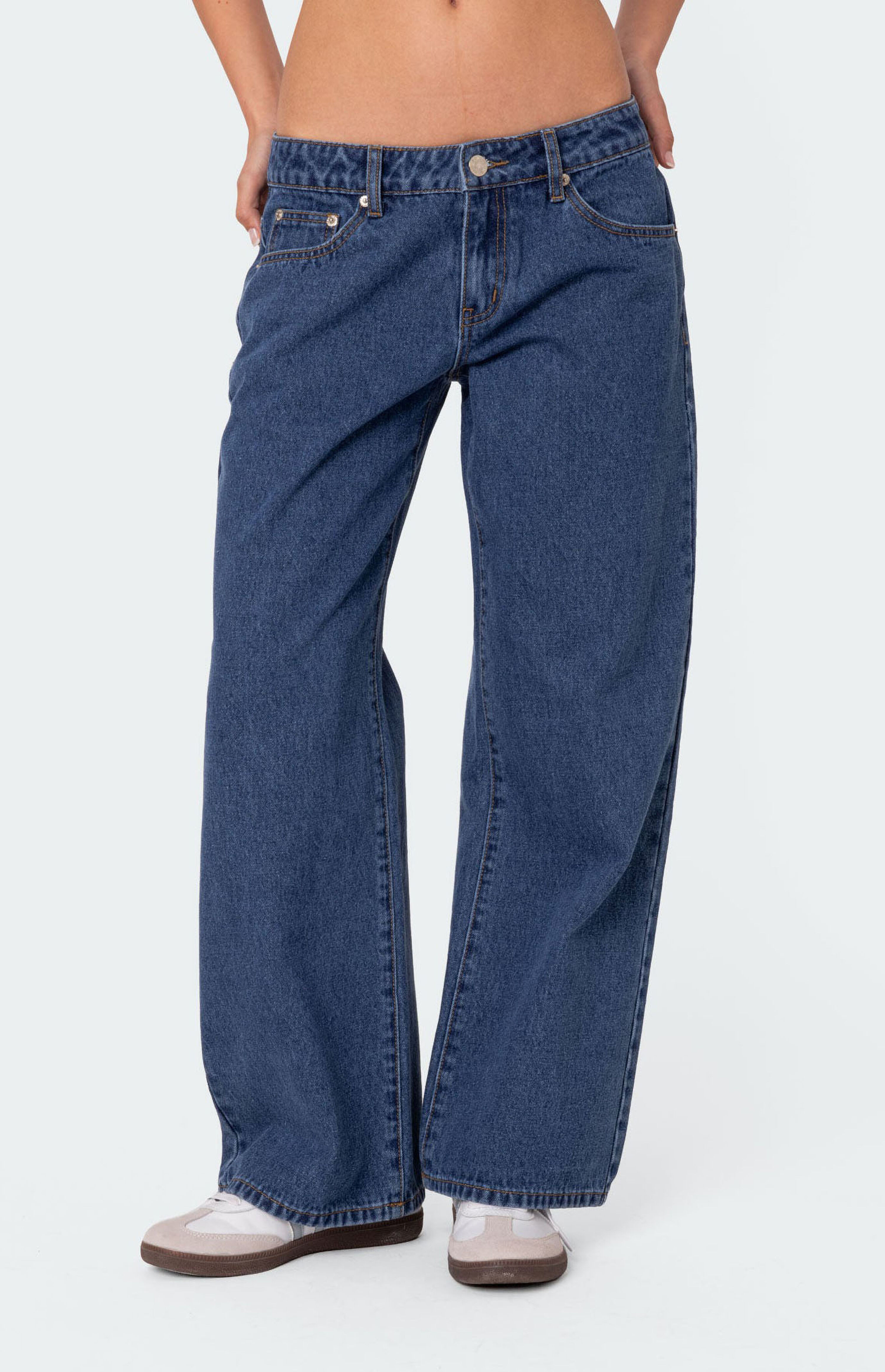 Edikted Petite Raelynn Washed Low Rise Jeans | PacSun