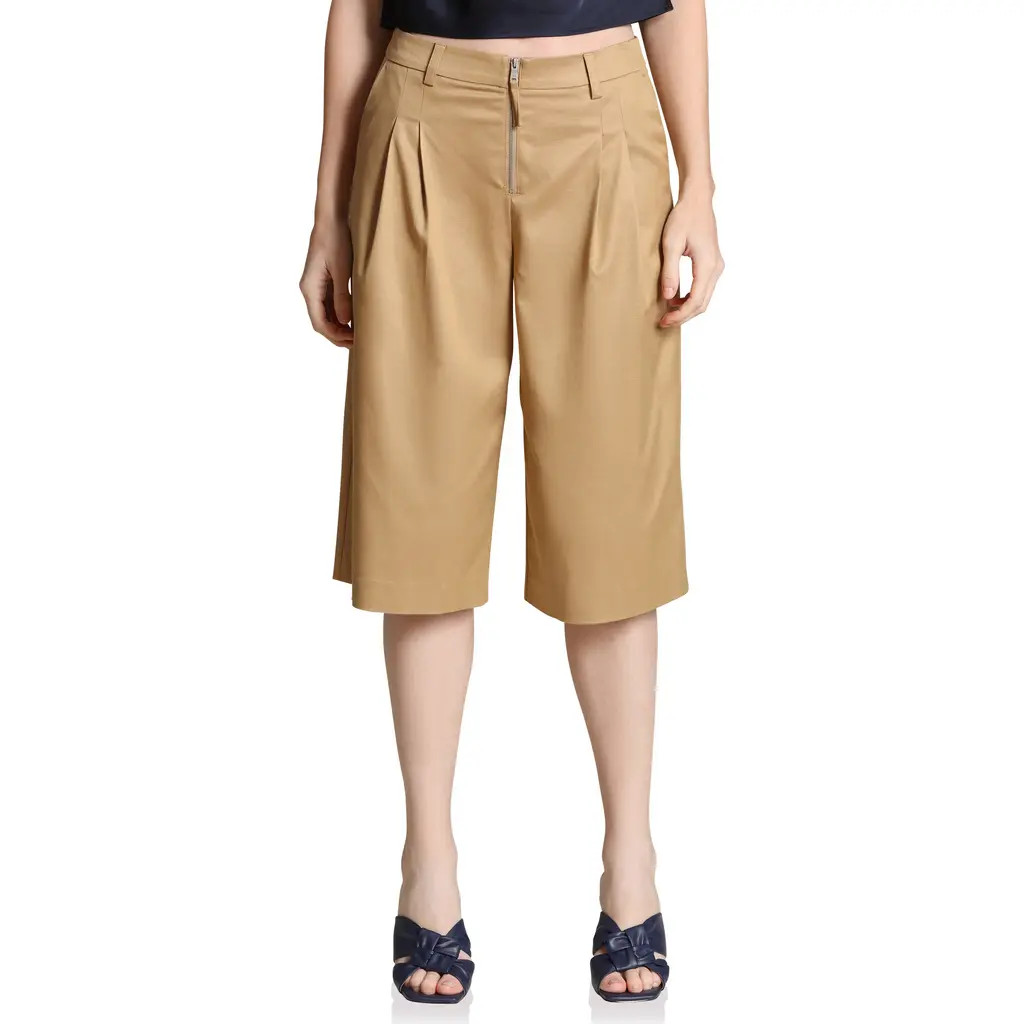 Avec Les Filles Pleat Front Shorts in Honey Tan at Nordstrom, Size 10 | Nordstrom
