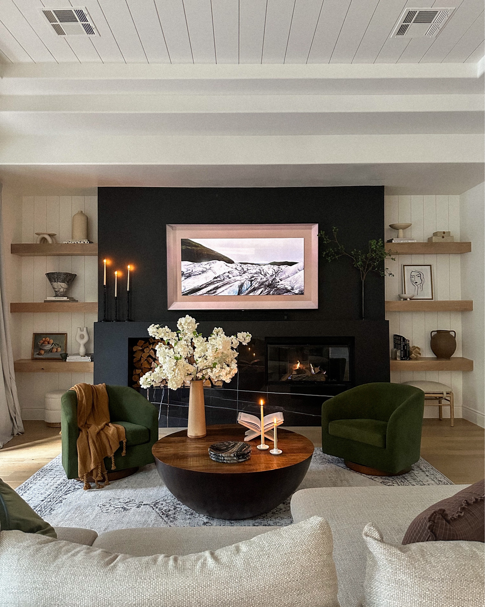 Living room

#LTKhome #LTKfamily #LTKstyletip