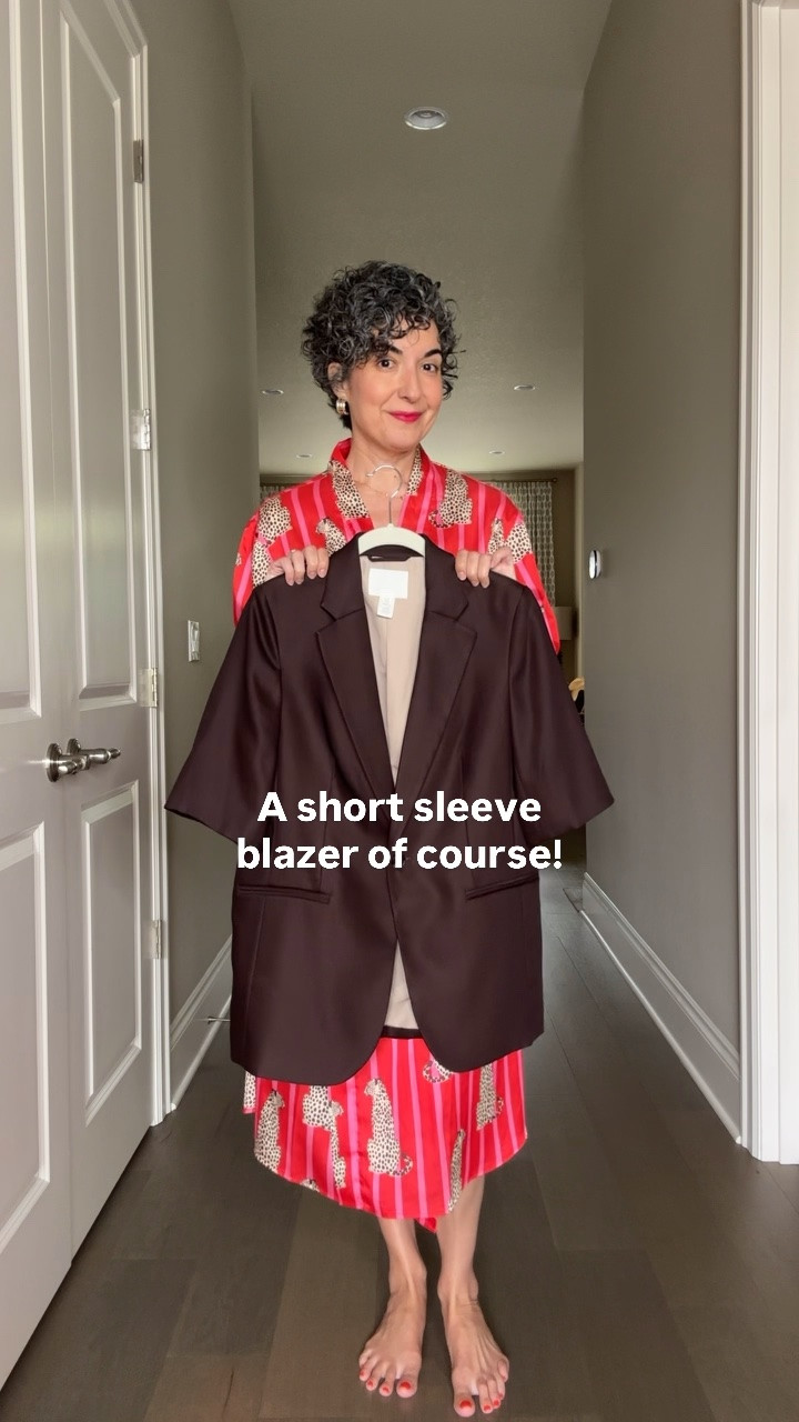 When it starts to get warm outside but you still want to look polished I love to use a short sleeve blazer. It’s the perfect summer layer for the office or even an evening out!
.
Wearing a small in blazer. It runs TTS!

#LTKvlog