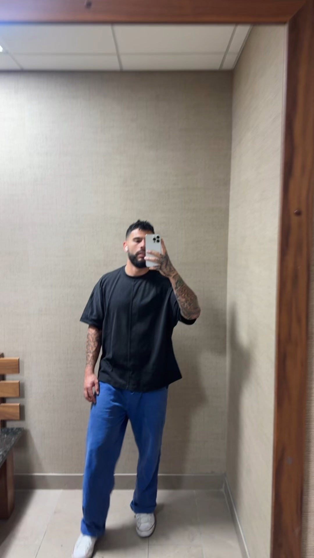 Don’t sleep on the women’s isle 

#LTKMens