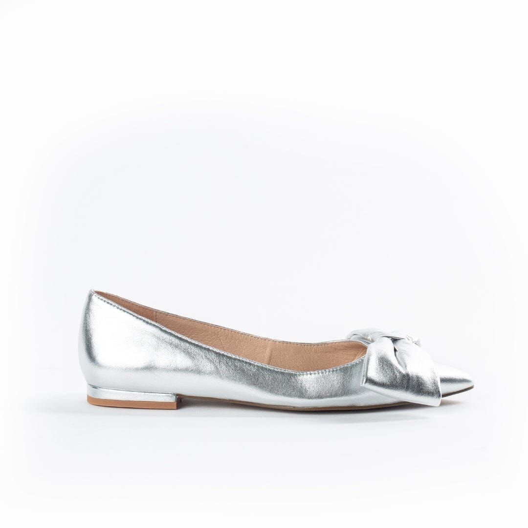 Cecelia New York-Brie bow pointed ballet leather bow flat silver | Cecelia New York