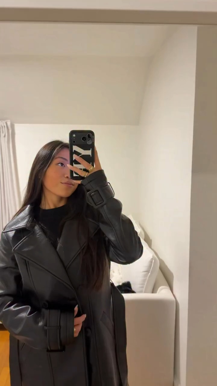 MUST have leather trench 🖤 currently my favorite item in my closet