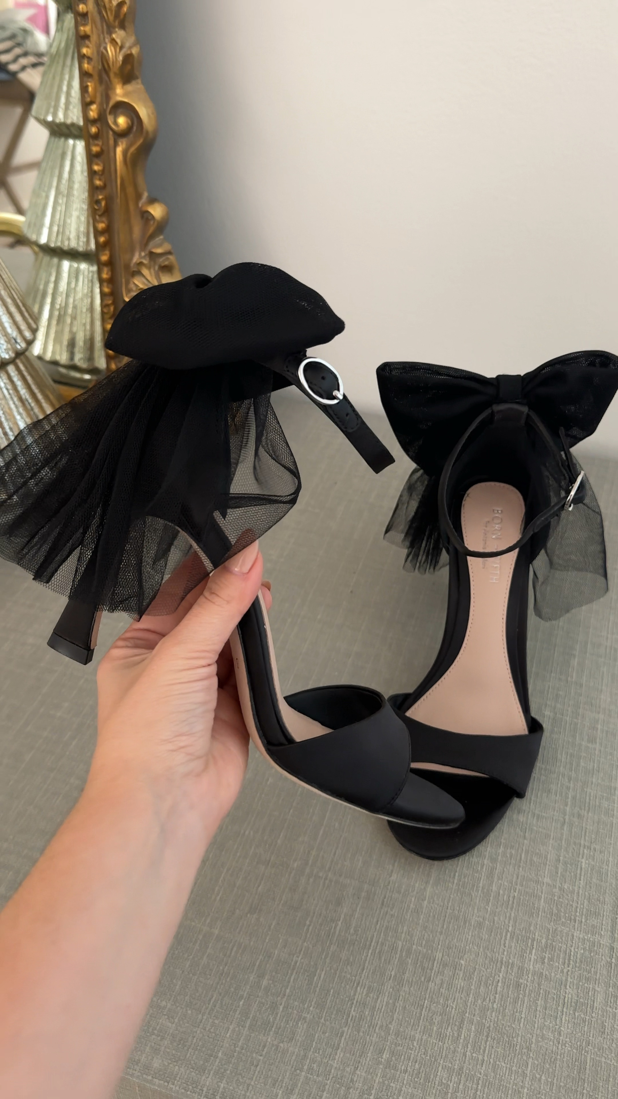 Most perfect holiday heels! The tulle bows are everything



#LTKstyletip #LTKshoecrush #LTKHoliday