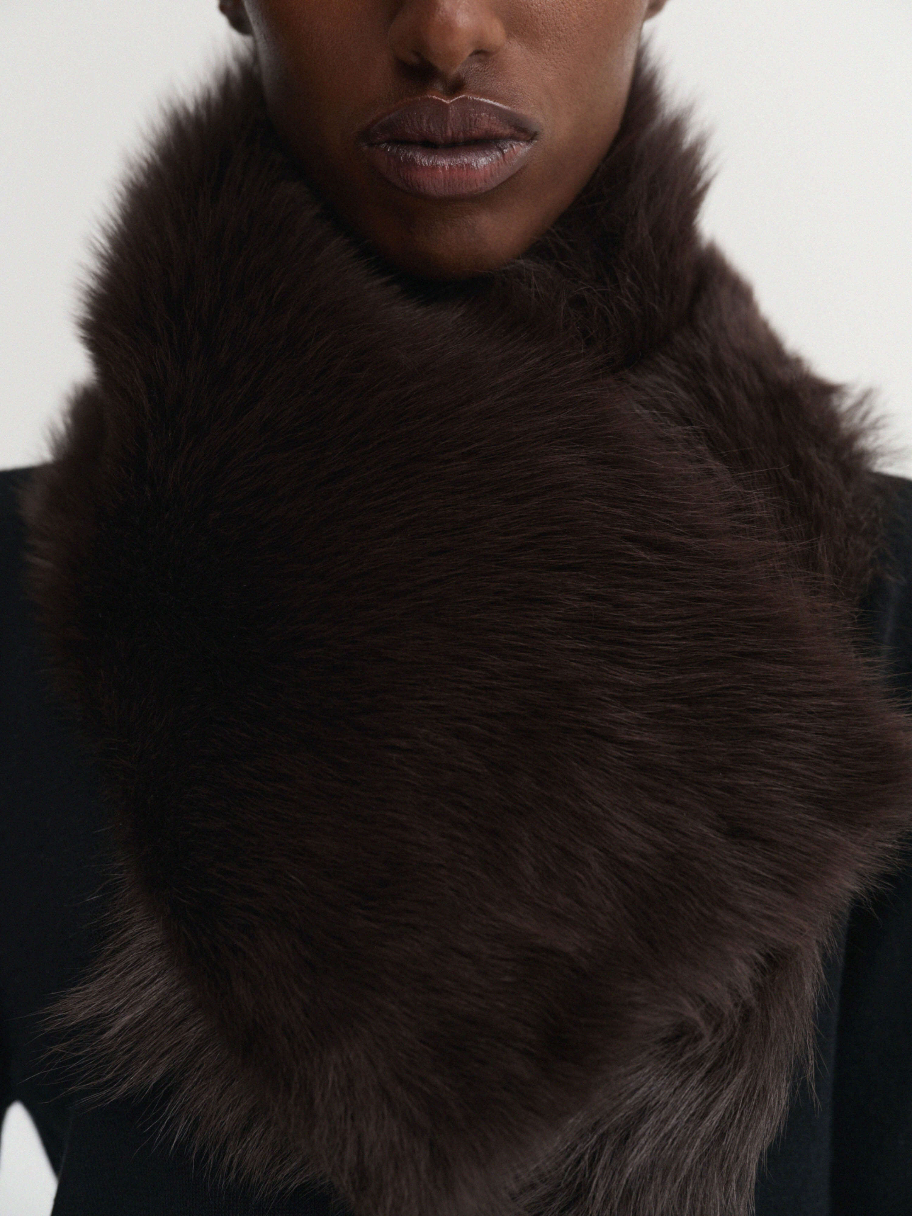 Mayma Shearling Collar, chocolate | Almada Label