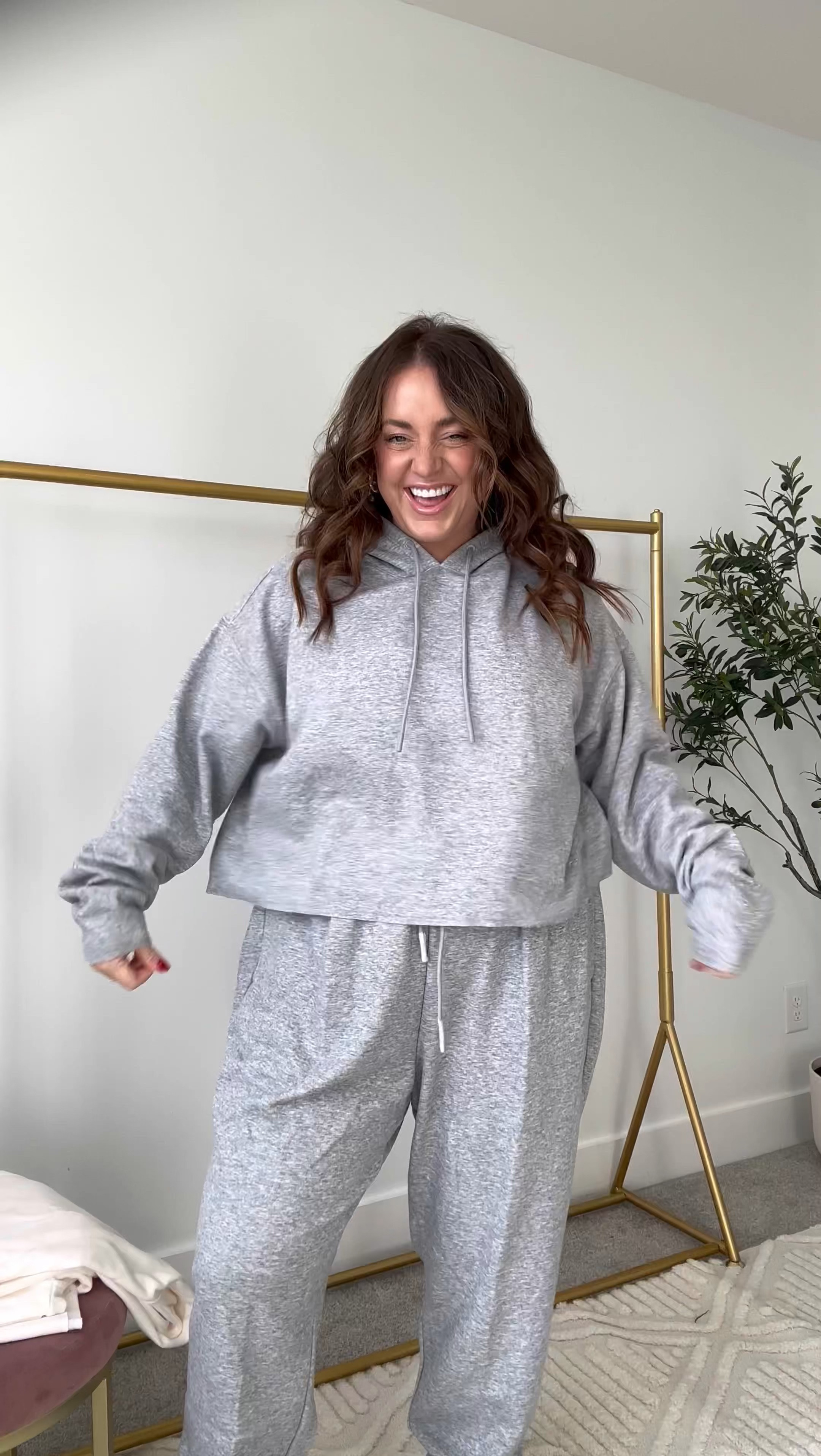 Cozy sweat set with cropped hoodie and oversized joggers 🩶

#LTKFitness #LTKActive #LTKTravel