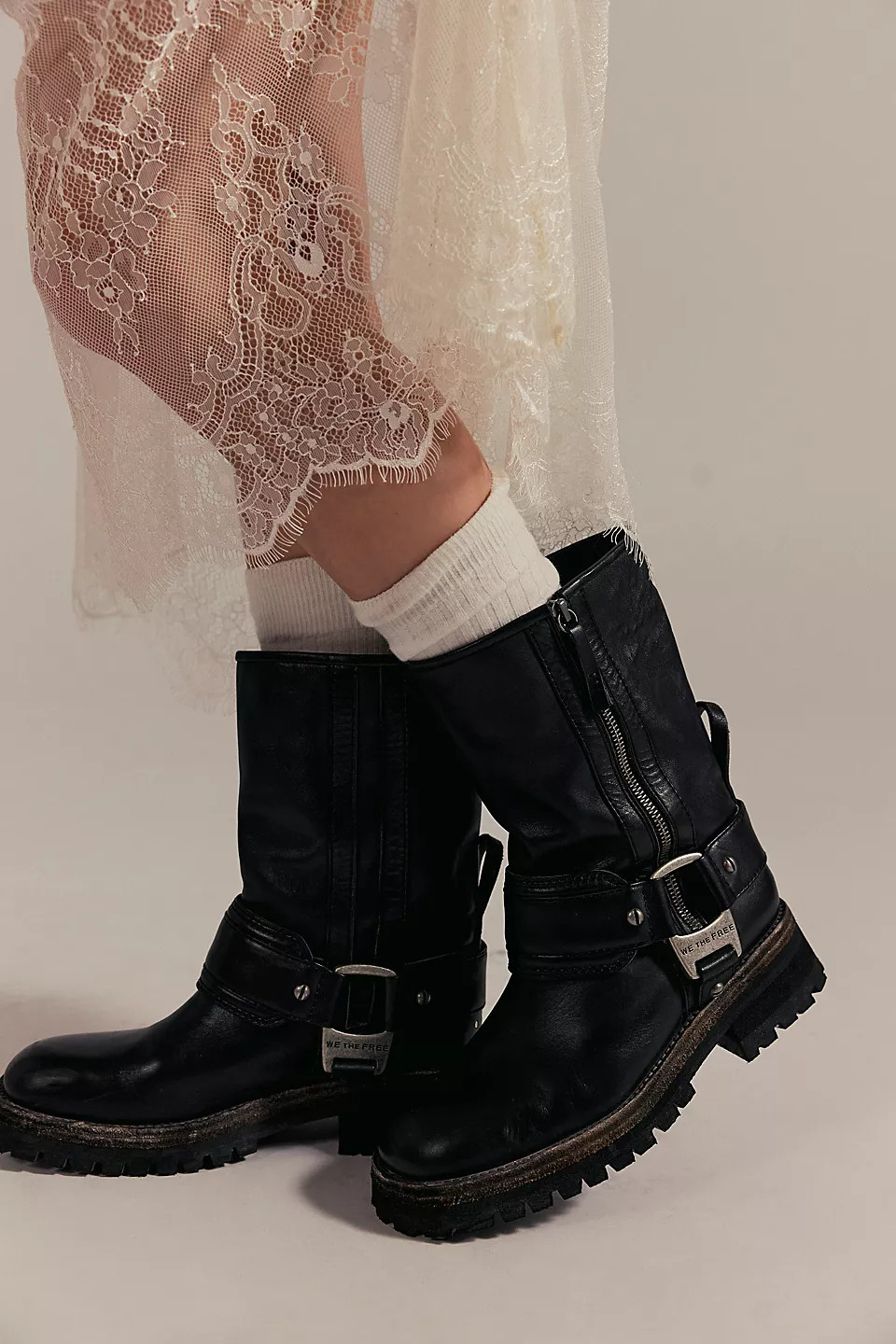 These Free People fall edits are going VIRAL for a reason 🤎🍂 It’s all about relaxed denim, flowy silhouettes, and cozy layers that instantly give that cool-girl aesthetic. The jackets are perfect for layering, the boots complete every outfit, and the dresses are soft, feminine, and so wearable. This is the kind of wardrobe that works for everything—brunch, shopping days, or casual evenings. If you love that effortless fall vibe, you need these pieces in your rotation ASAP ✨ #FreePeopleFinds #FallOutfitIdeas #LTKFinds #LTKStyle #FallLooks #DenimOutfits #BootSeason #CozyVibes #AutumnStyle #EverydayOutfits 

 #LTKSeasonal #LTKU #LTKSaleAlert