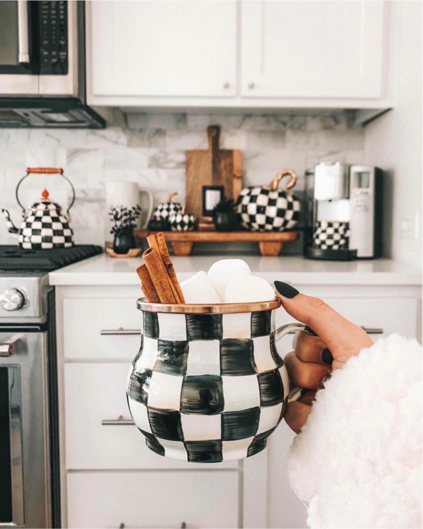 My @MacKenzie-Childs coffee mugs are on the barn sale! Only $39 from $60!

#LTKSaleAlert #LTKHome #LTKmorningroutine