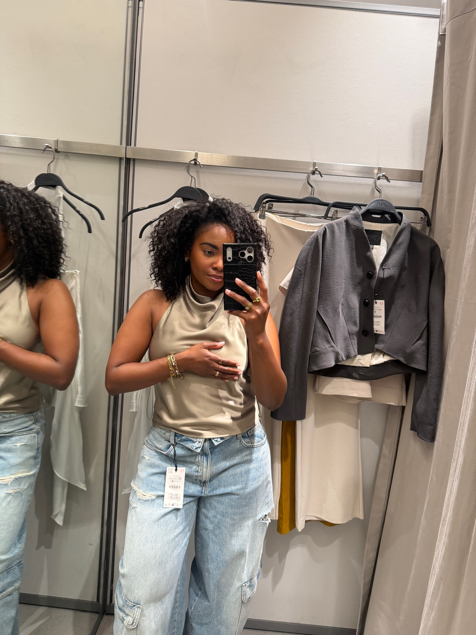 Top: Medium
Jeans: 8