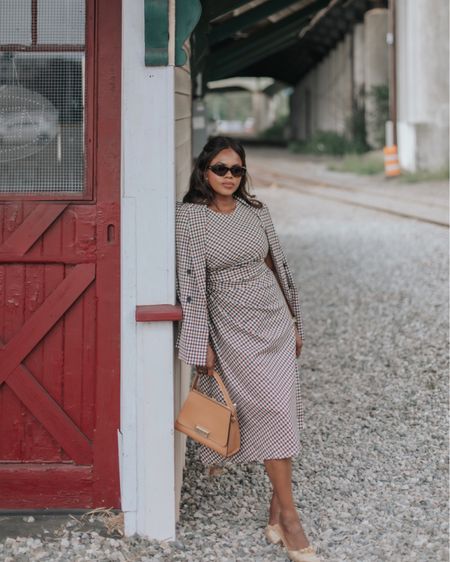 
Fall Palette @mmlafleur

Step into Fall 🍁 with the perfect plaid dress and matching boyfriend blazer. The O'Hara Blazer can be worn separately. 

Use code : DADOUCHIC for 20% your Fall wardrobe 

#inmymm #powercasual

#LTKworkwear #LTKstyletip