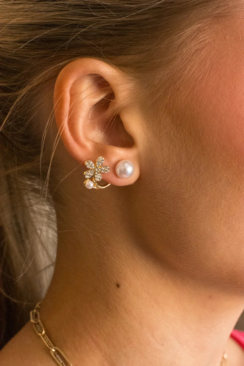 Keep it Stunning Pearl and Flower Earring | Apricot Lane Boutique