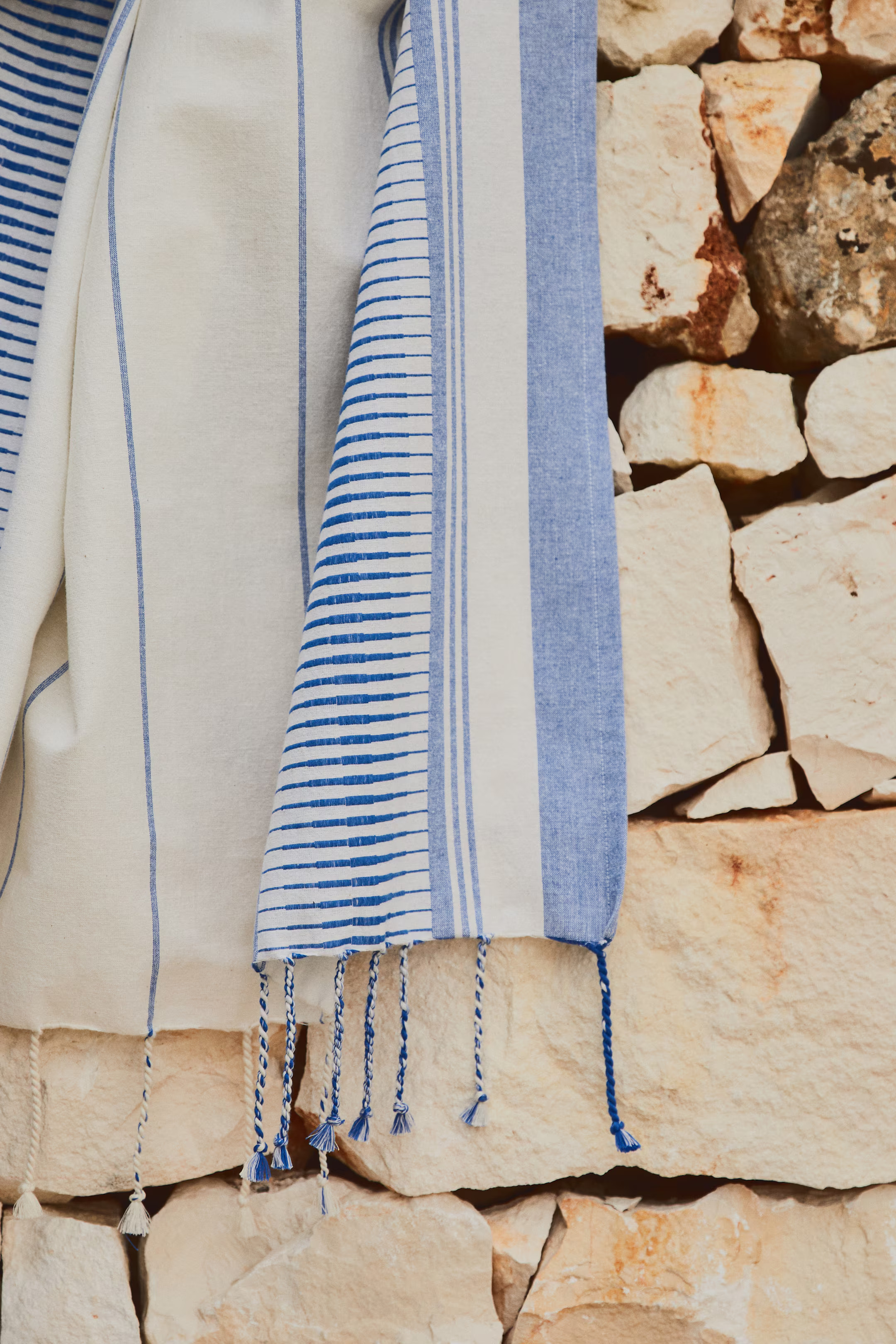 Jacquard-Weave Beach Towel | H&M (US + CA)