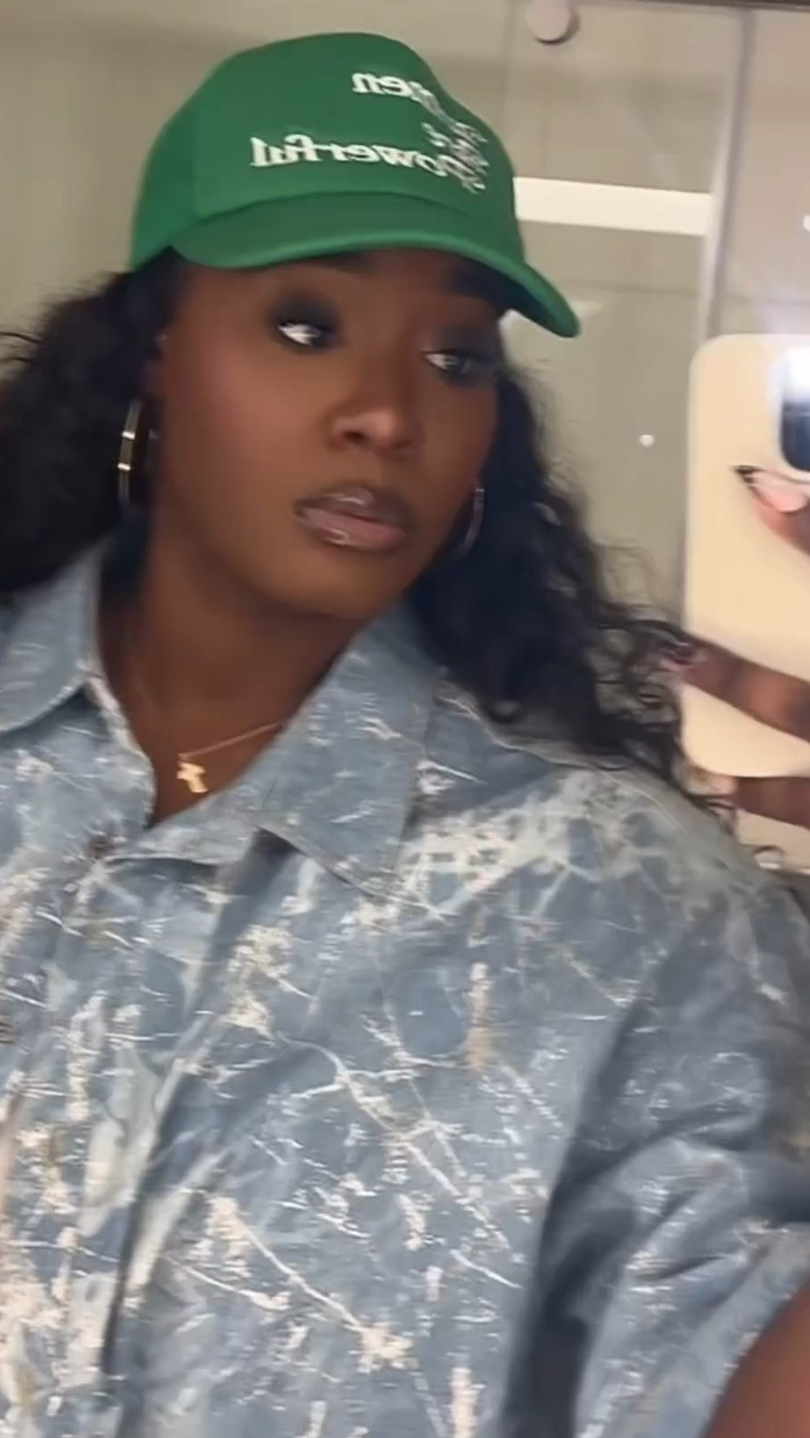 My Go To Makeup Look 🔥🤩
Not too heavy but brings out a soft brown look for any wardrobe or occasion 👌🏾

#LTKVideo #LTKBeauty