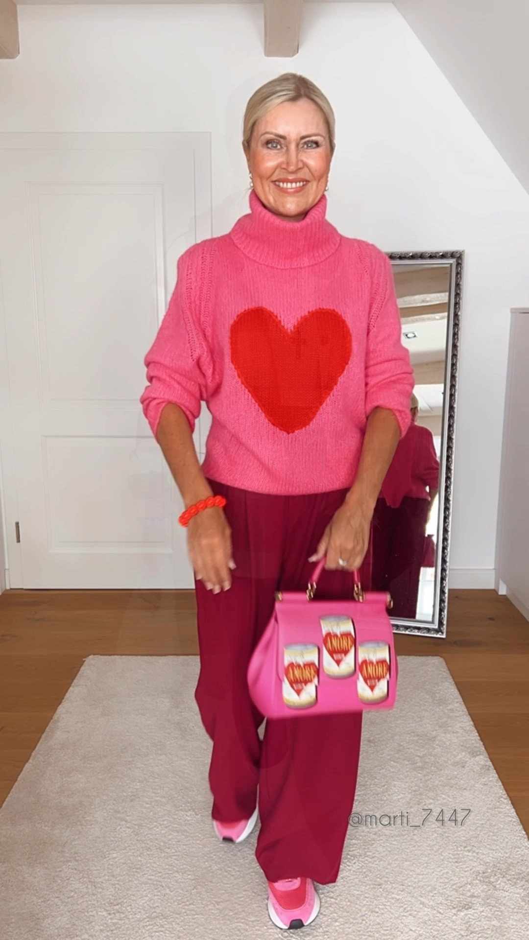 𝒲𝑒𝓇𝒷𝓊𝓃𝑔 𝒜𝒹.*  Happy Weekend! Ich habe euch heute 7 neue Outfits von Halara mitgebracht! Welches Outfit gefällt DIR am besten? 
.
20% Rabatt mit „marti2024“ UND mit dem Code „uni5“ zusätzliche 5% auf bereits reduzierte Produkte.
.
𝗔𝗹𝗹𝗲 𝗗𝗲𝘁𝗮𝗶𝗹𝘀 𝘂𝗻𝗱 𝗟𝗶𝗻𝗸𝘀 𝗳𝗶𝗻𝗱𝗲𝘁 𝗶𝗵𝗿 𝗶𝗻 𝗺𝗲𝗶𝗻𝗲𝗻 𝗦𝘁𝗼𝗿𝗶𝗲𝘀! Freue mich auf euch‼️ 
.
Outfit Links- available daily in my stories‼️
.
❤️Rollkragenpullover Grace Fashion
.
Accessoires 🛍️ 
.

.
#halara_de #halara #halarahose 
#halaraflex #kleiderliebe #neueskleid #kleid #midikleid 
#maxikleid #damenkleid
#herbstkleid #burgundy 
#burgundydress 
#karohemd #gracefashion 
#rollkragenpullover #streifenliebe 
#widelegpants #karohose 
#rotehose #redpants #cordhose 
#damenkleidung #jeanshose 
#weißehose #frauenmode 
#modeblogger #modefürfrauen 
#fashionaccount #damenmode

#LTKdeutschland #LTKeurope #LTKstyletip