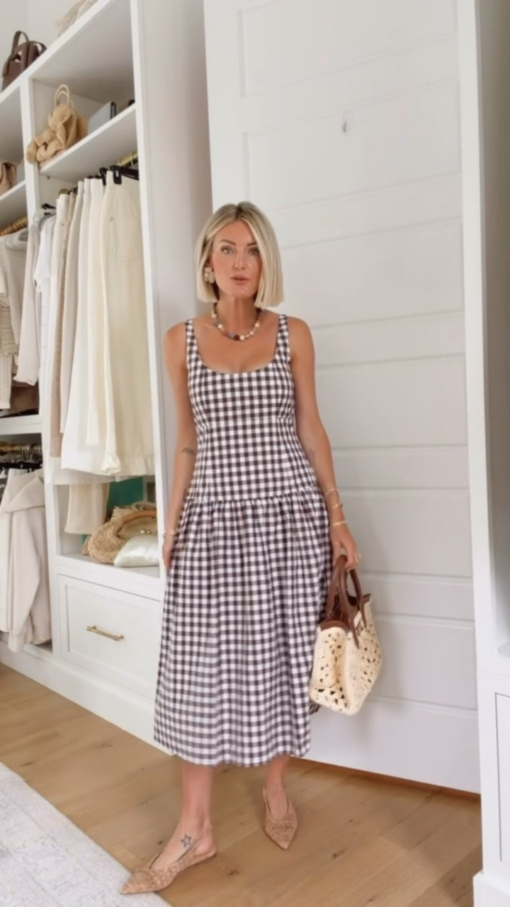 The brown gingham drop waist flare midi is 😍 How flattering is the silhouette on this? The perfect day to night dress! Can also easily be layered for year round wear. Wearing 0

Loverly grey, Ann Taylor, versatile midi dress, women’s fashion finds, brunch outfit ideas, gingham dress, spring outfit ideas, capsule wardrobe dresses

#LTKSeasonal #LTKootd #LTKSaleAlert