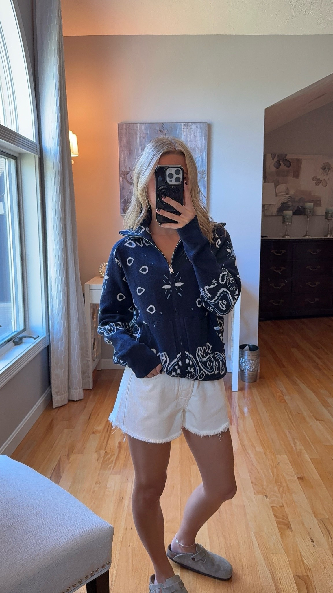 wearing a small in sweater and 23 in shorts!

#LTKU #LTKootd #LTKSeasonal