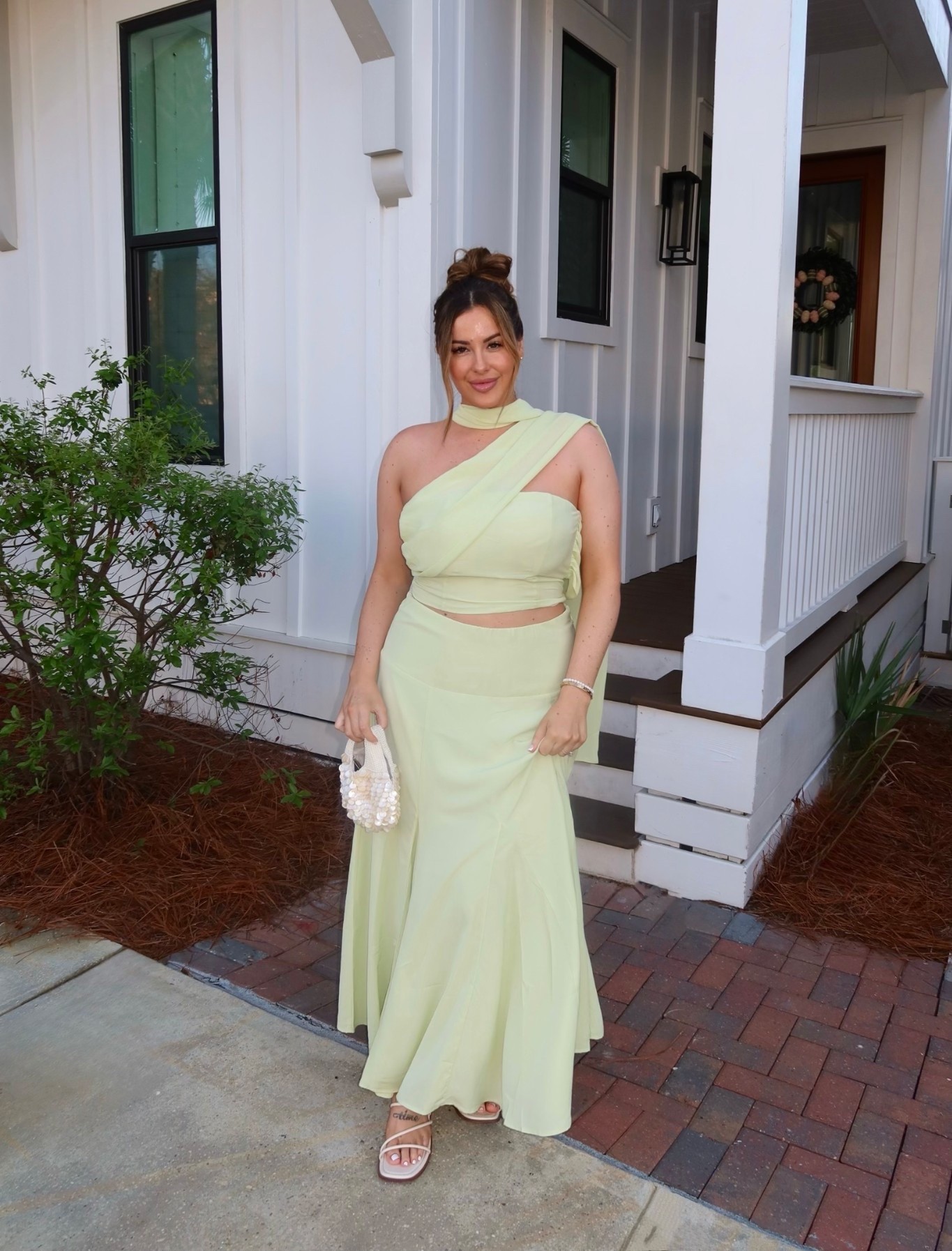 Wearing a medium top and large tall skirt 💛 @abercrombie 

#LTKMidsize #LTKootd #LTKTall