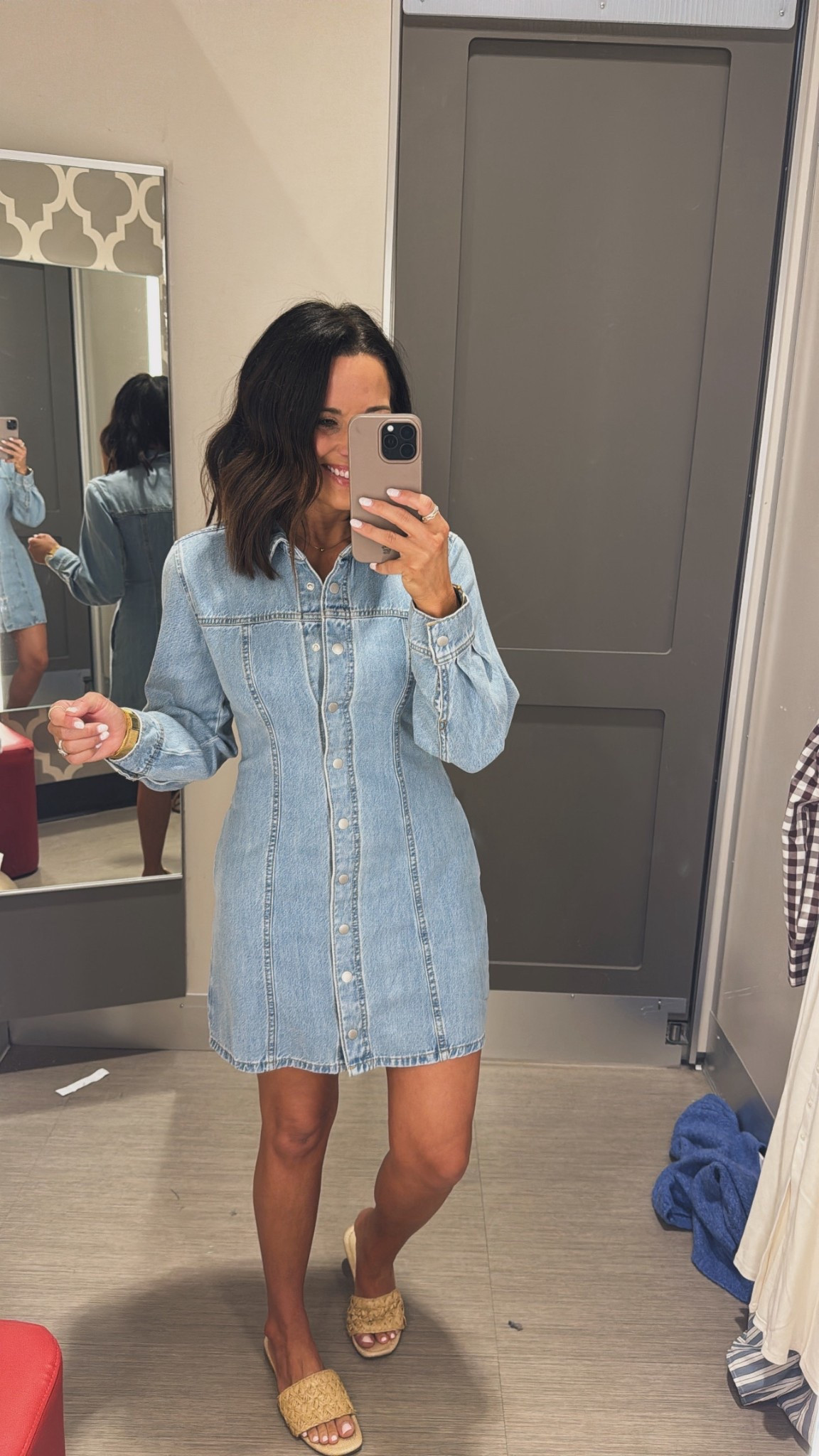 An easy, flattering denim moment 💙 Loving this dress from Target — such a good staple for warmer days. (wearing small)

#springstyle #denimstyle #targetfind #casualchicstyle #ltkfashion


#LTKPetite