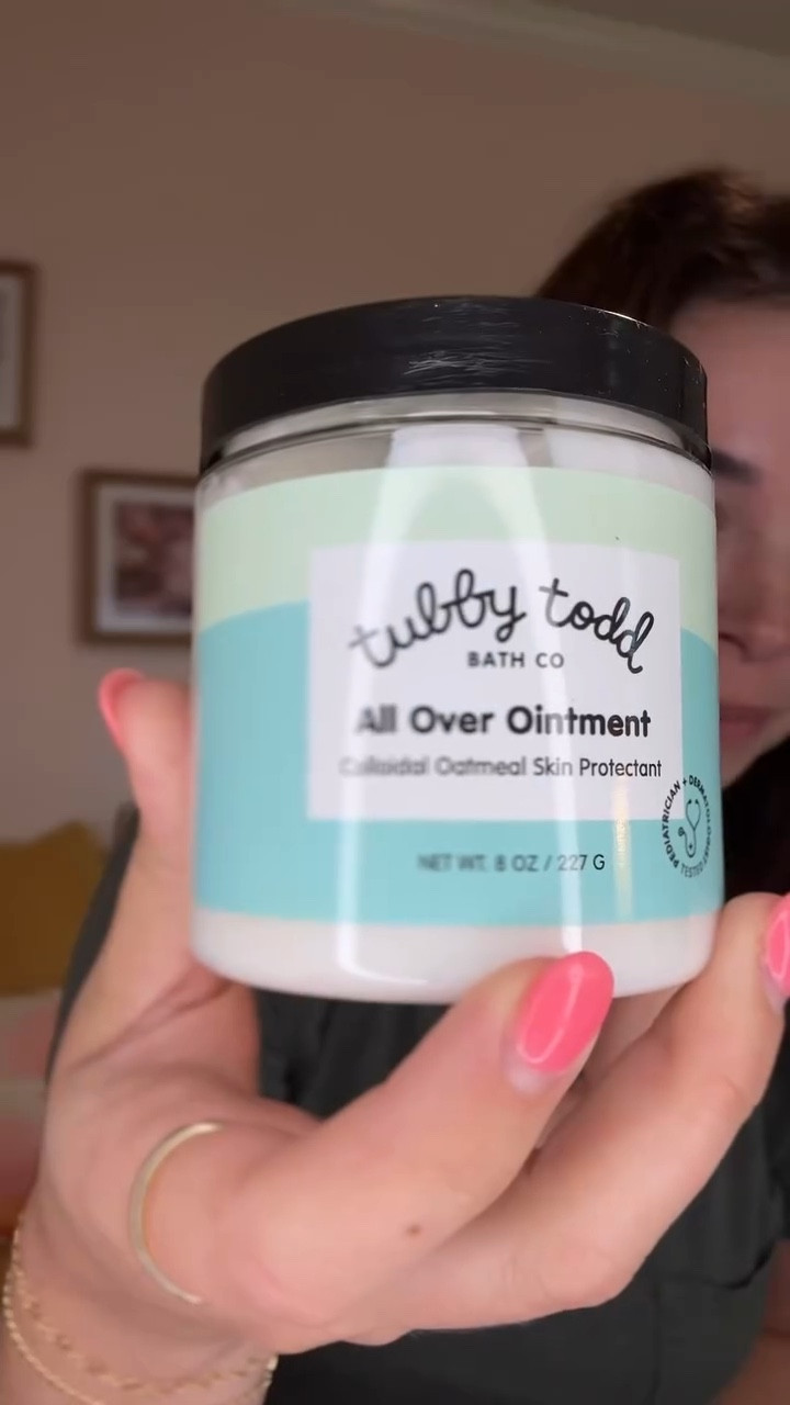 @tubbytodd sent over a sample of the All Over Ointment and I’m not even being dramatic when I say I swear by this stuff 🙌 It’s been a staple in our home since forever — from baby cheeks to mystery rashes. So thankful for this little freebie! 💛