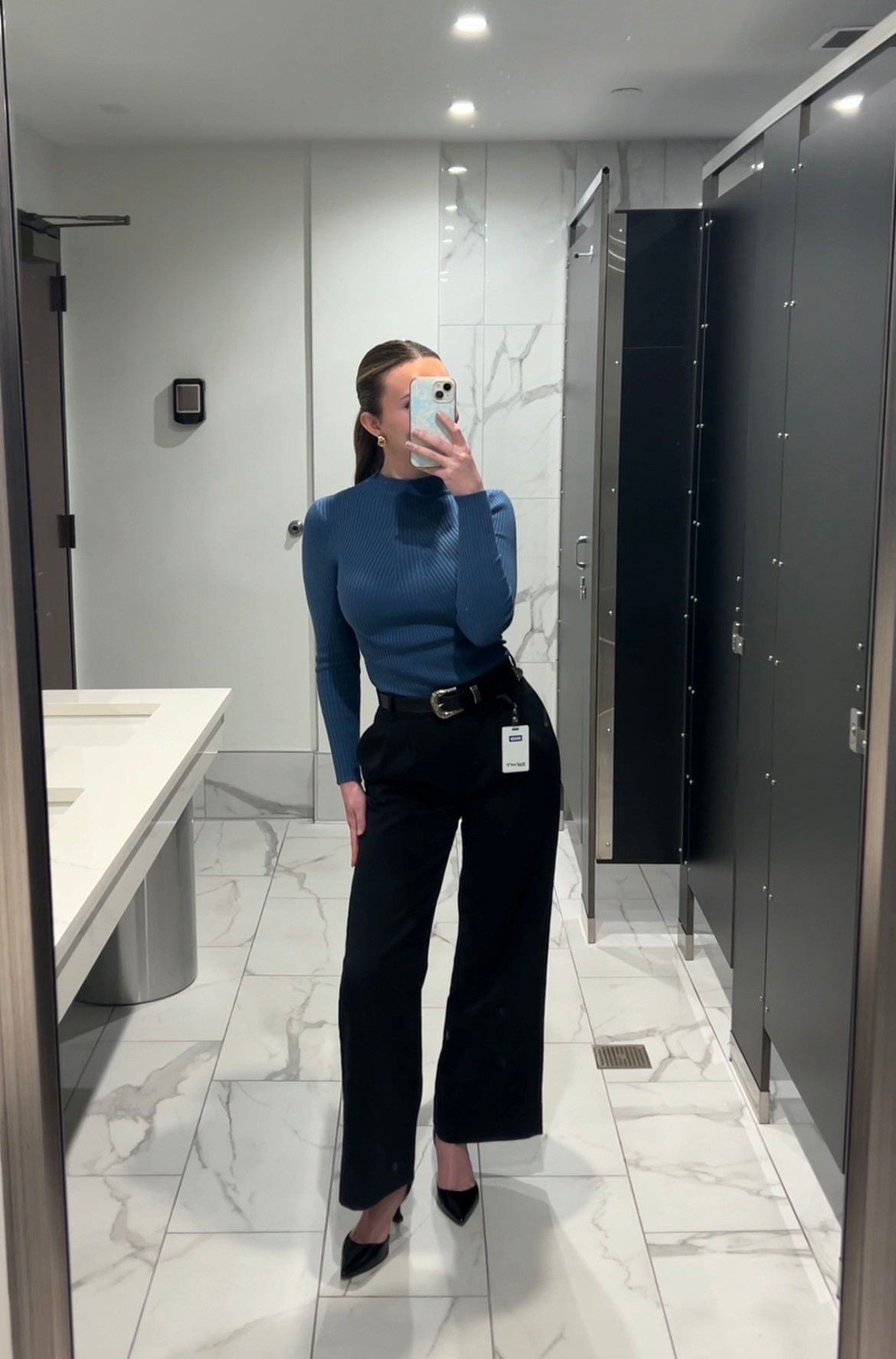 Winter corporate office outfit inspiration 

#LTKgrwm #LTKWorkwear #LTKootd