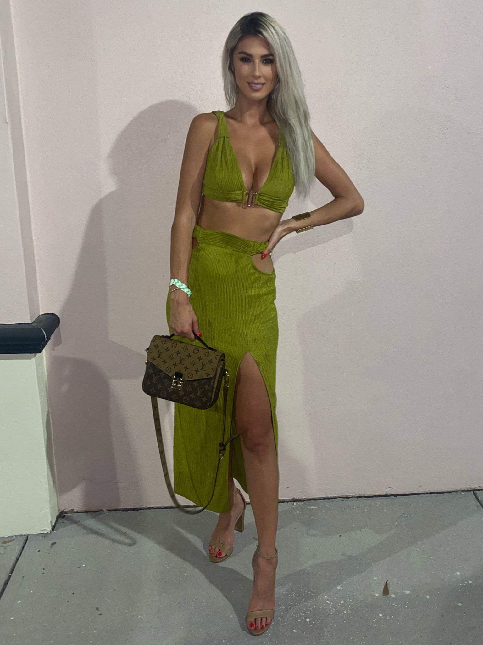 Minami Ring Linked Crop Tank Top & Cut Out Waist Split Thigh Skirt


#LTKCyberWeek #LTKHoliday #LTKGiftGuide