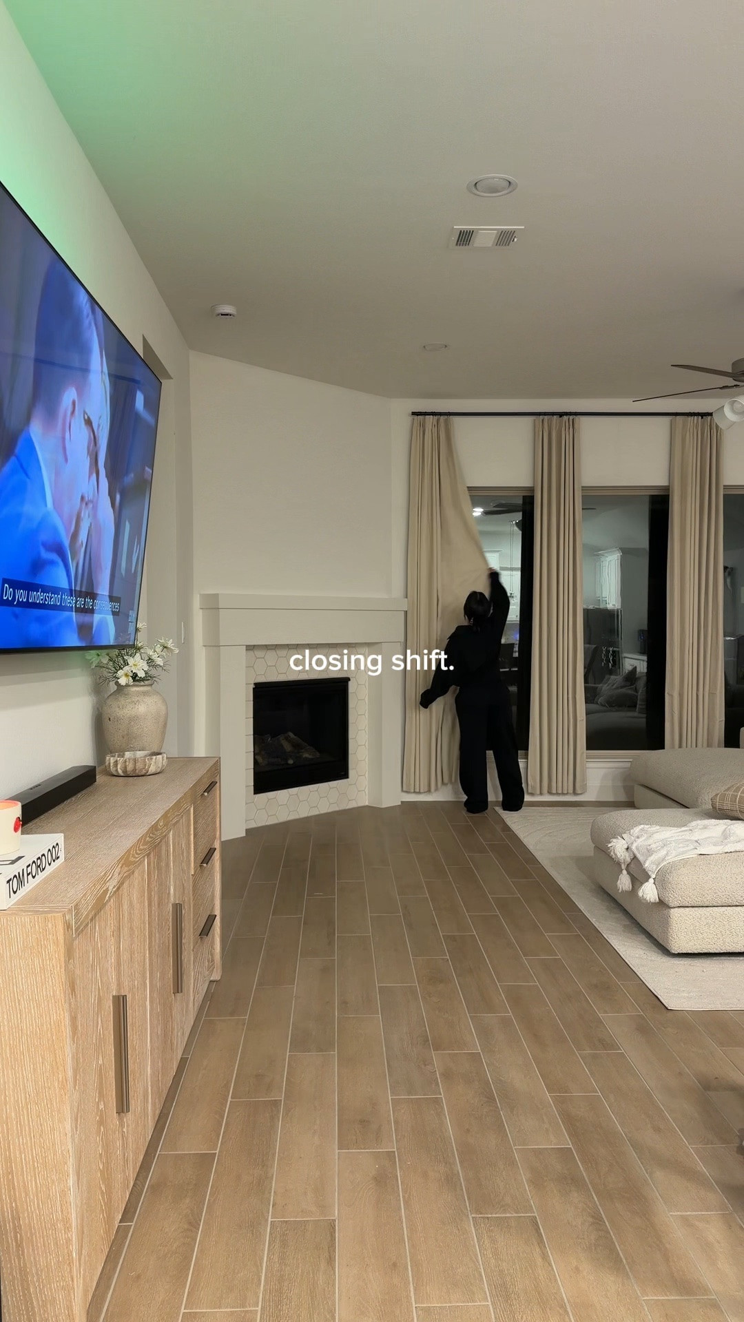 Size:
Bottom: small
Top: medium but could of did a small

*If you don’t see a item listed then it’s most likely on my Amazon storefront 🤍
