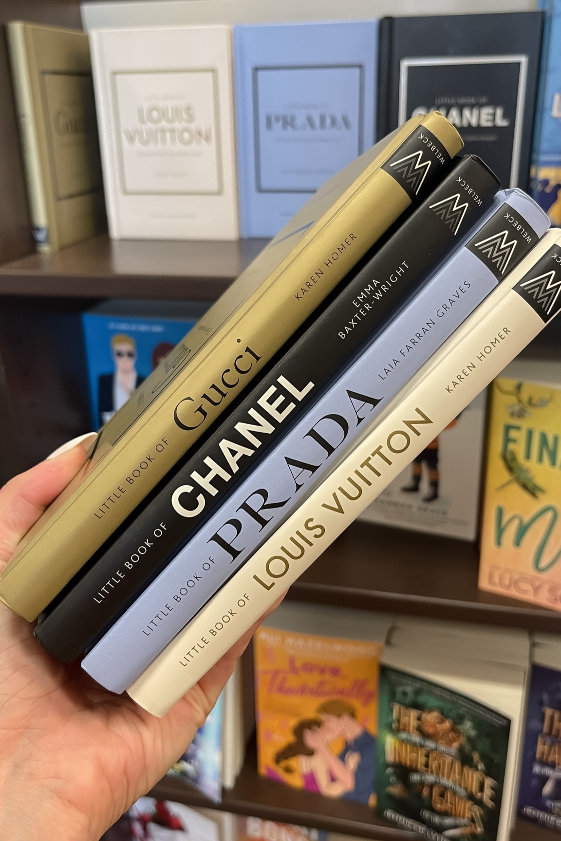 Obsessed with these designer coffee table books. Perfect for my make up vanity 🙌🏼

#coffeetablebooks #designer #chanel #prada #louisvitton #gucci

#LTKhome #LTKstyletip #LTKFind