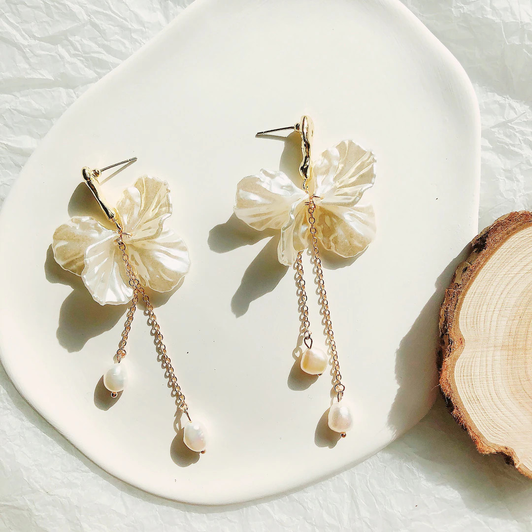 Shell Flower Petal Long Earrings/Elegant Floral Dangle Earring/Elegant Floral Dangle Earrings/Wed... | Etsy (US)