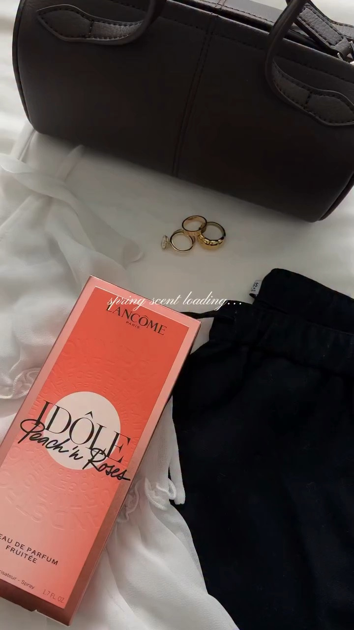 a signature scent for the spring 🍑 . ݁₊ — @lancomeofficial’s idôle peaches ‘n roses ♡ 

#lancomeofficial #lancomeroses #lancomefragrances #lancomepartner