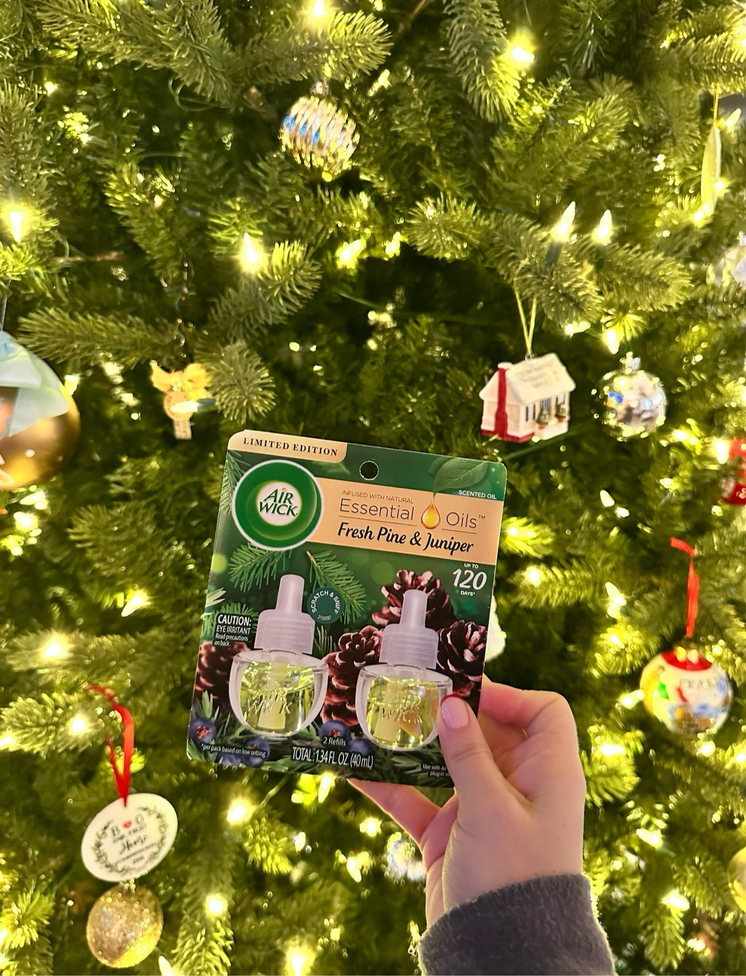Christmas tree scent without the mess 🎄 

#LTKHoliday #LTKhome #LTKSeasonal