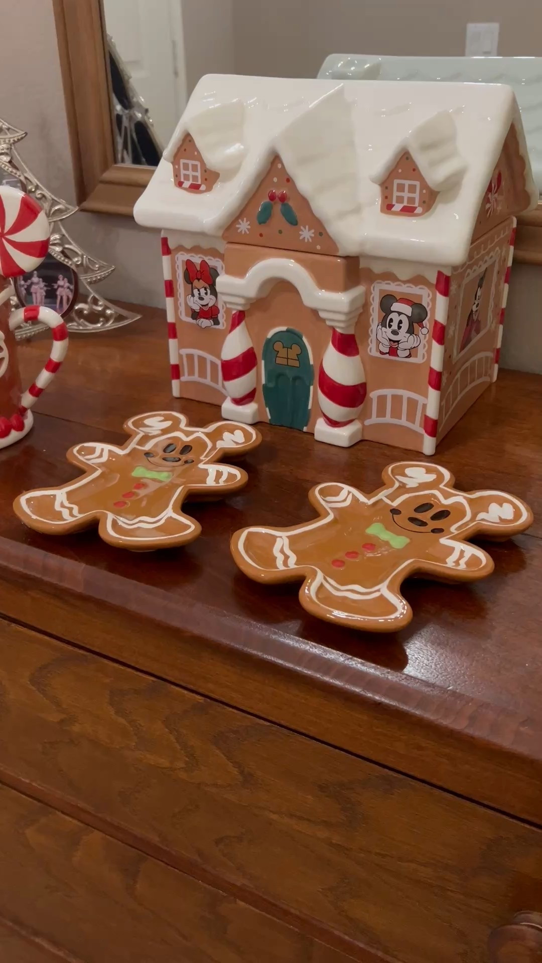 Disney Mickey gingerbread plates
Christmas decor
Mickey Mouse 
Disney gift ideas 
Hostess gifts

#LTKHoliday #LTKHome #LTKGiftGuide