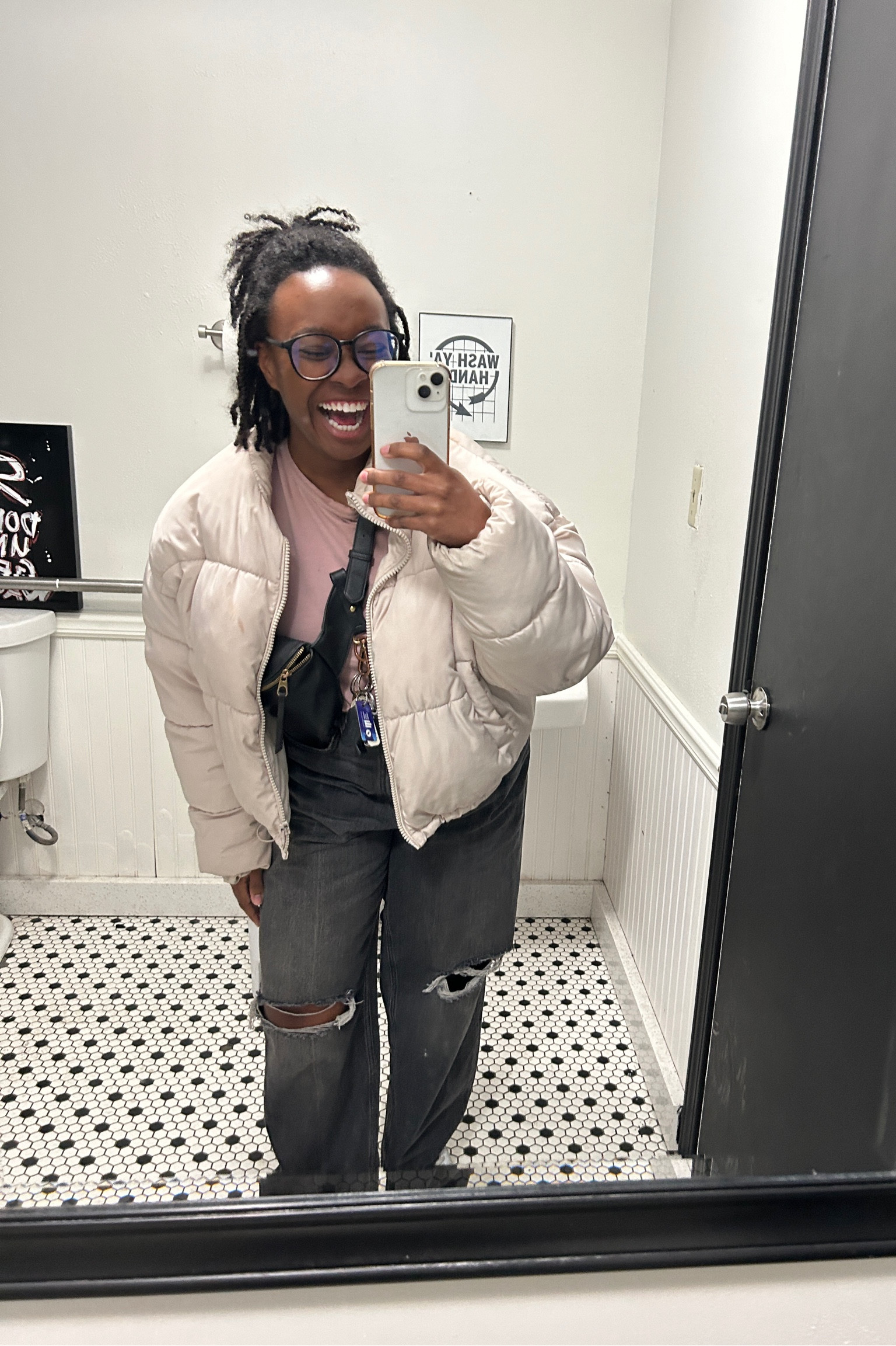 my millennial is showing 🤪👀 how can i not take mirror pics okay??? anyway, tagging my fit and then my makeup next. seriously can’t get enough of these jeans but i def need them in some other colors 🤣 ready for more spring fits 

#LTKfindsunder50 #LTKitbag #LTKsalealert