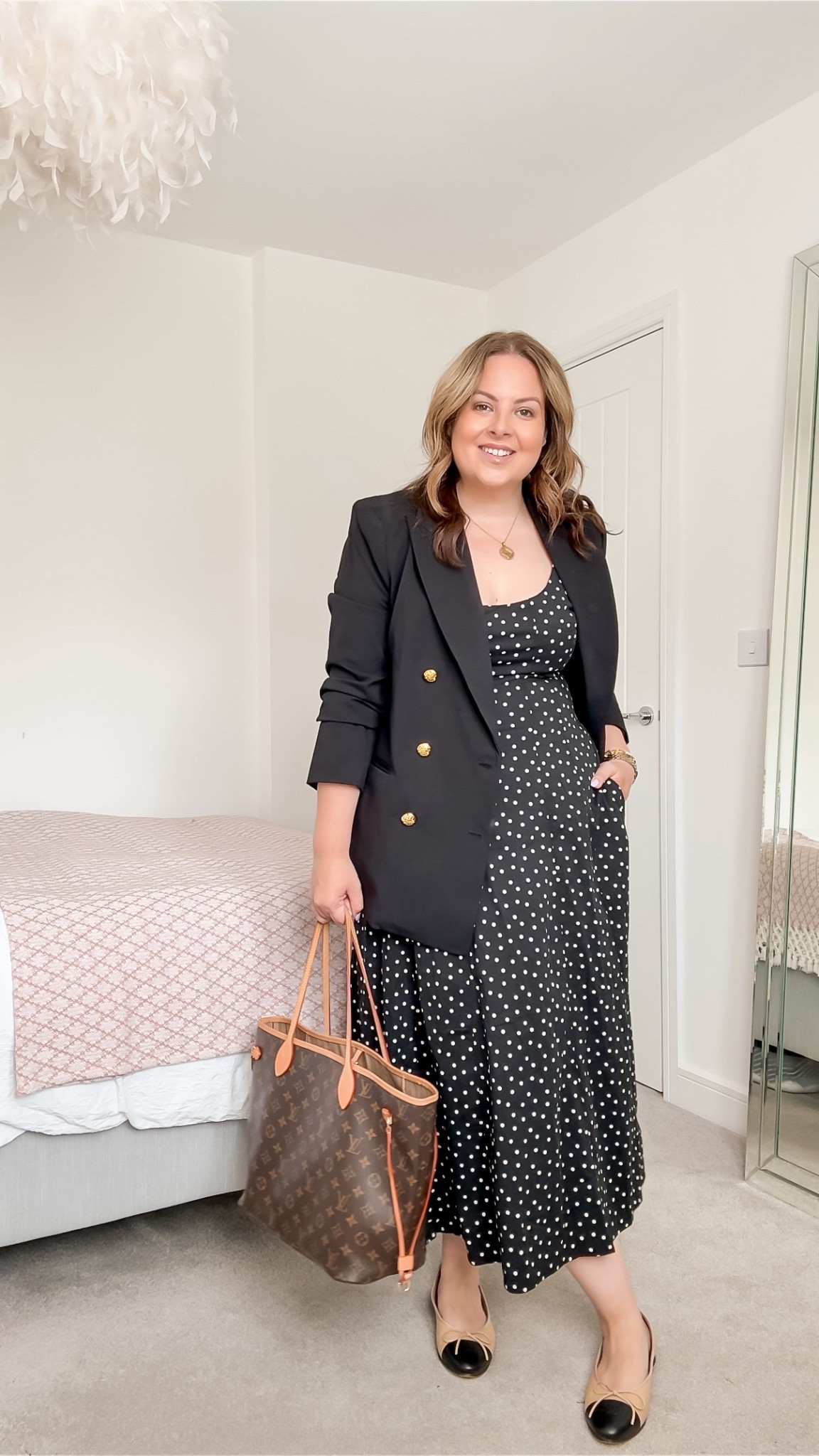 Polka dot dress styled for the office 

Polka dot dress, summer dress, workwear, office outfit, corporate outfit 

#LTKworkwear #LTKdresses #LTKuk