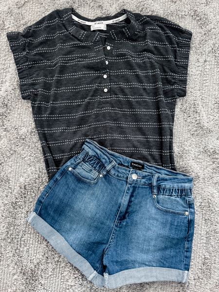 These cute cuffed demon shorts are probably going to be my go to this spring and summer. I love the detailed elastic waist band. 

Denim Shorts • Denim • Womens Fashion • Spring Styles 

#denimshorts #denim #cuteshorts #springstyles

#LTKstyletip #LTKfindsunder100