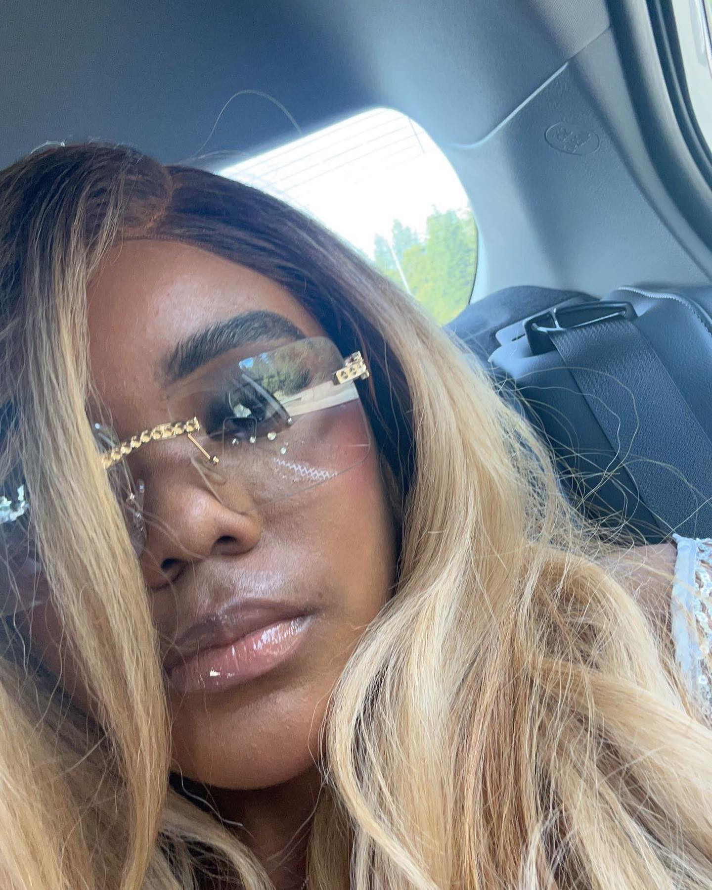 Someone said I'm having a Tina Turner moment 💋

#tinaturner #blackgirlmagic #plussize #makeupinspo #beachvibes #blondehair #blondgirlshavemorefun