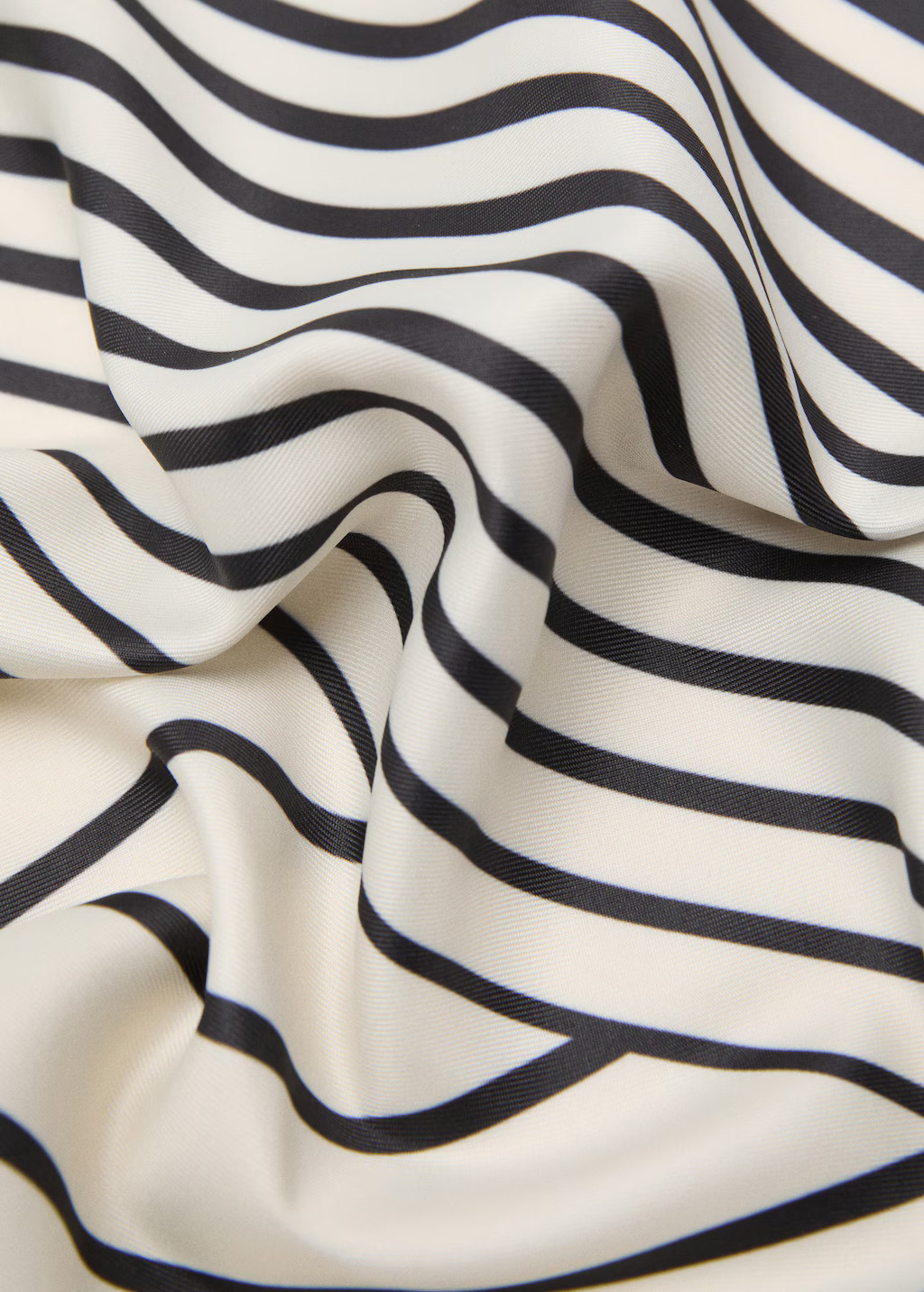 Geometric stripe-print scarf - Women | MANGO USA | Mango (US/MX/AU)