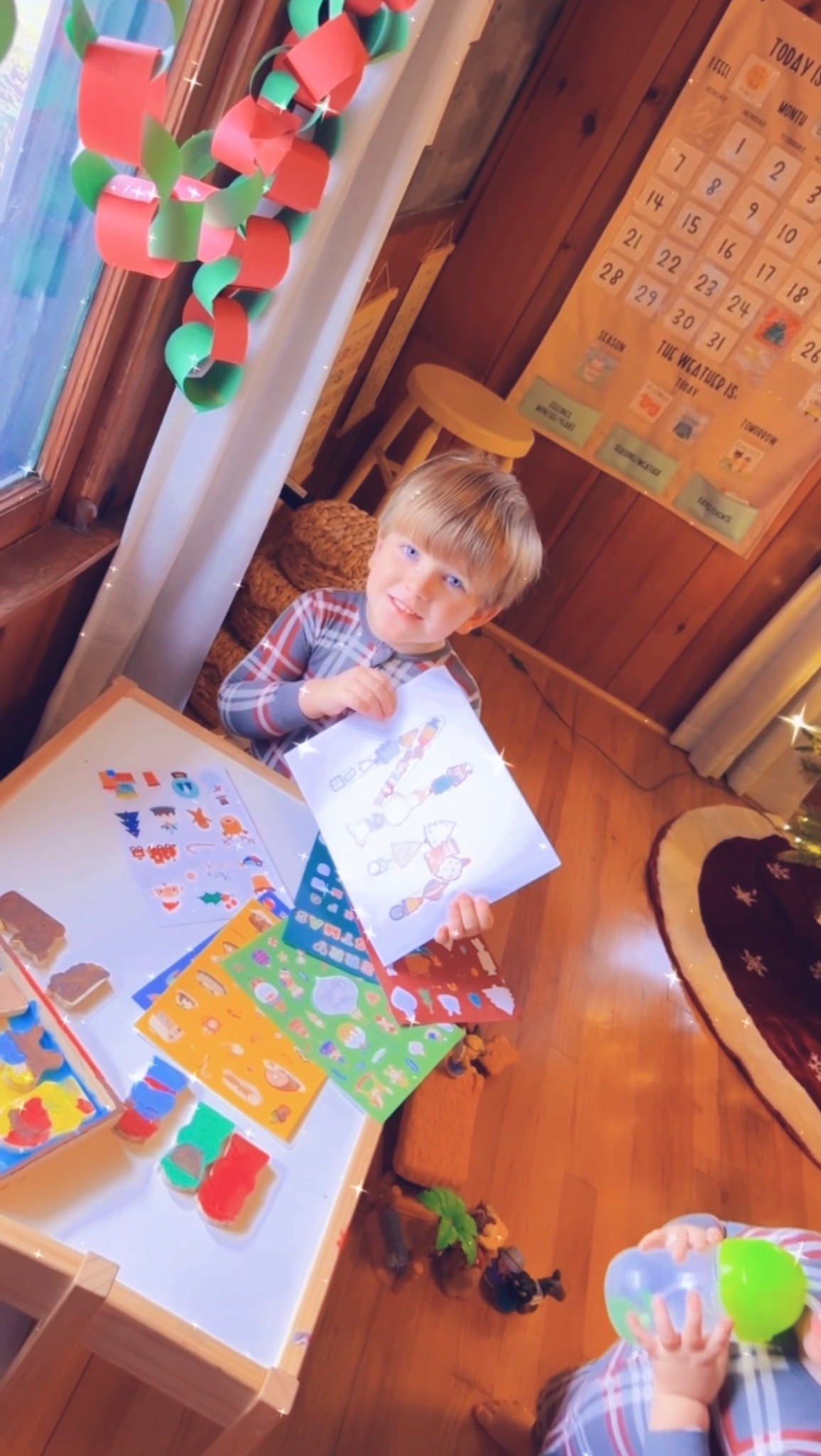 Pssst… you can shop 🛒 all of our homeschool preschool 🖍️ links 🔗 here 👇🏽 