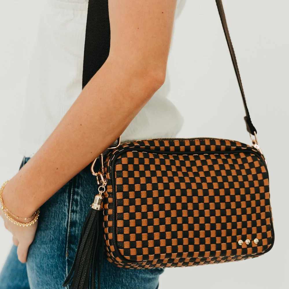Woven Willow Camera Crossbody Bag | Pretty Simple