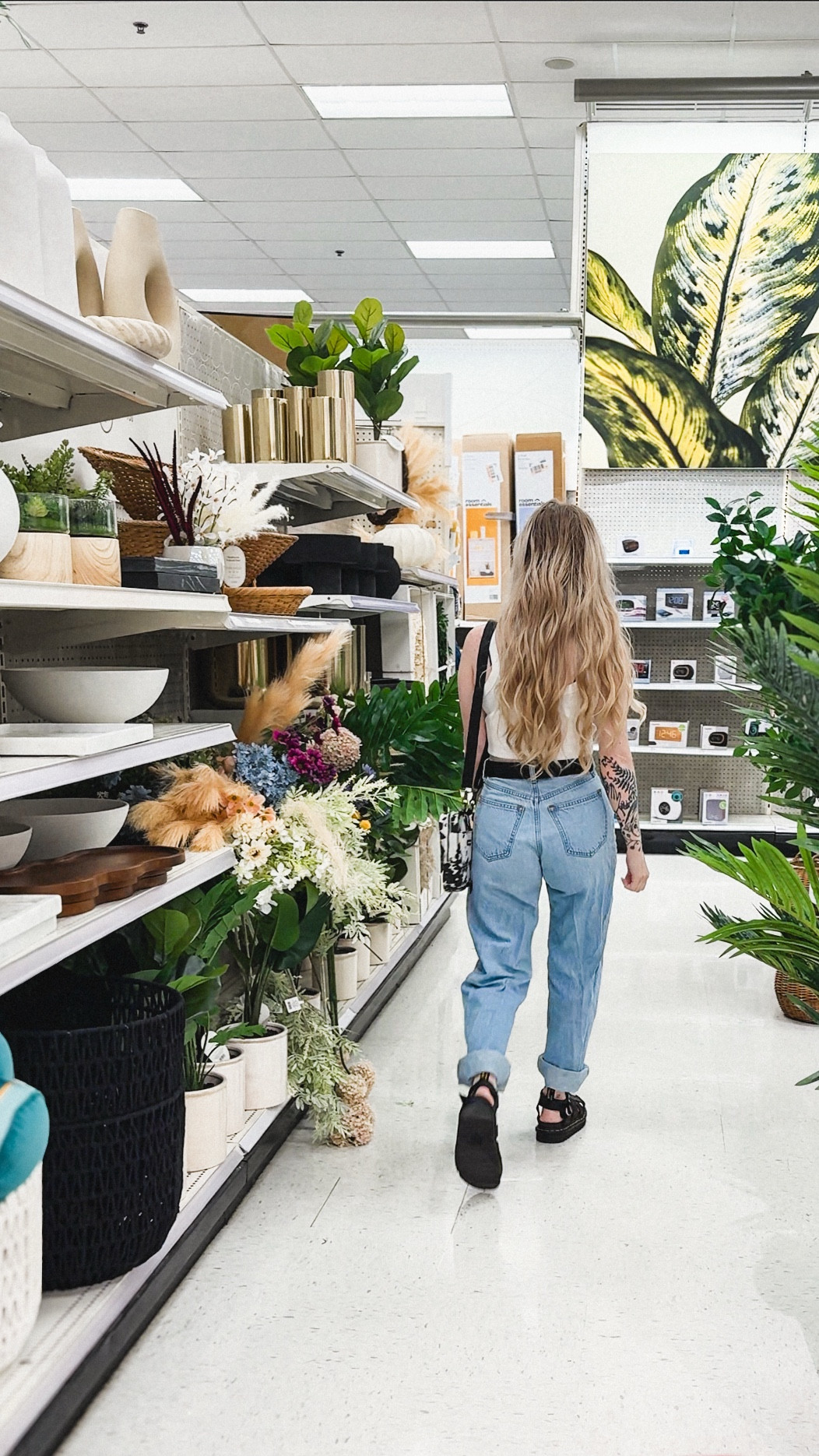 self care but make it aisle 5 🛒🤭 

they say fresh air heals the soul… but have you ever walked through the home decor aisle at @target? ✨ 

something about soft textures, cozy neutrals, and perfectly styled shelves just *soothes* the mind. who needs a nature walk when you have retail therapy? 🛍️  

slow living is all about finding joy in the little moments—and yes, this counts as self-care. because let’s be real, plants + a new throw blanket  *does* boost serotonin 🙂‍↕️

tag your Target-walking bestie + let’s romanticize our ‘mental health walks’ together💛

#retailtherapy #slowliving #SelfCareButMakeItAisle5 #mentalhealthwalk #targethomedecor #targetdollarspot #targetstyle

#LTKSaleAlert #LTKPetite #LTKItBag