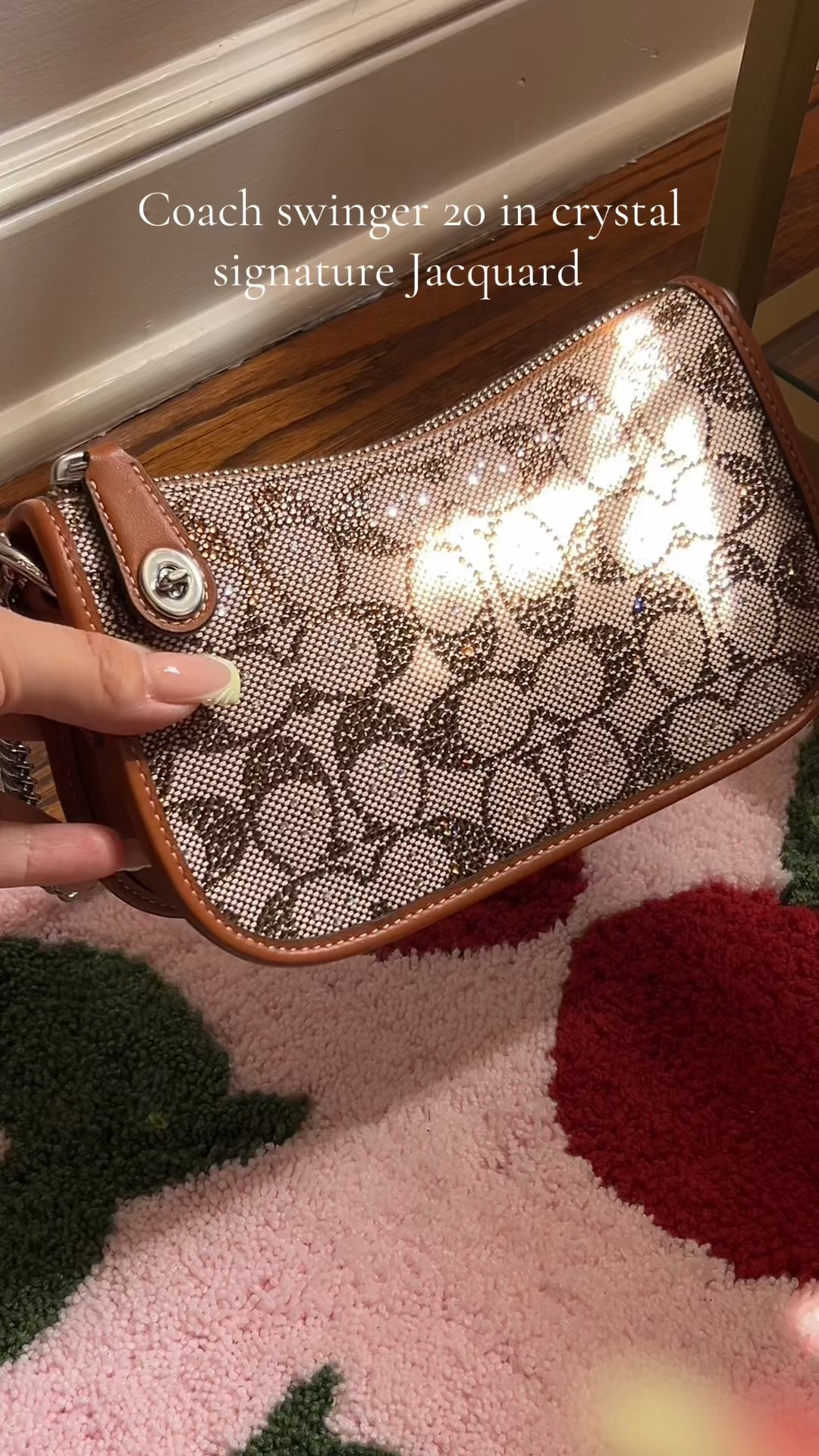 Coach swinger 20 in crystal signature jacquard